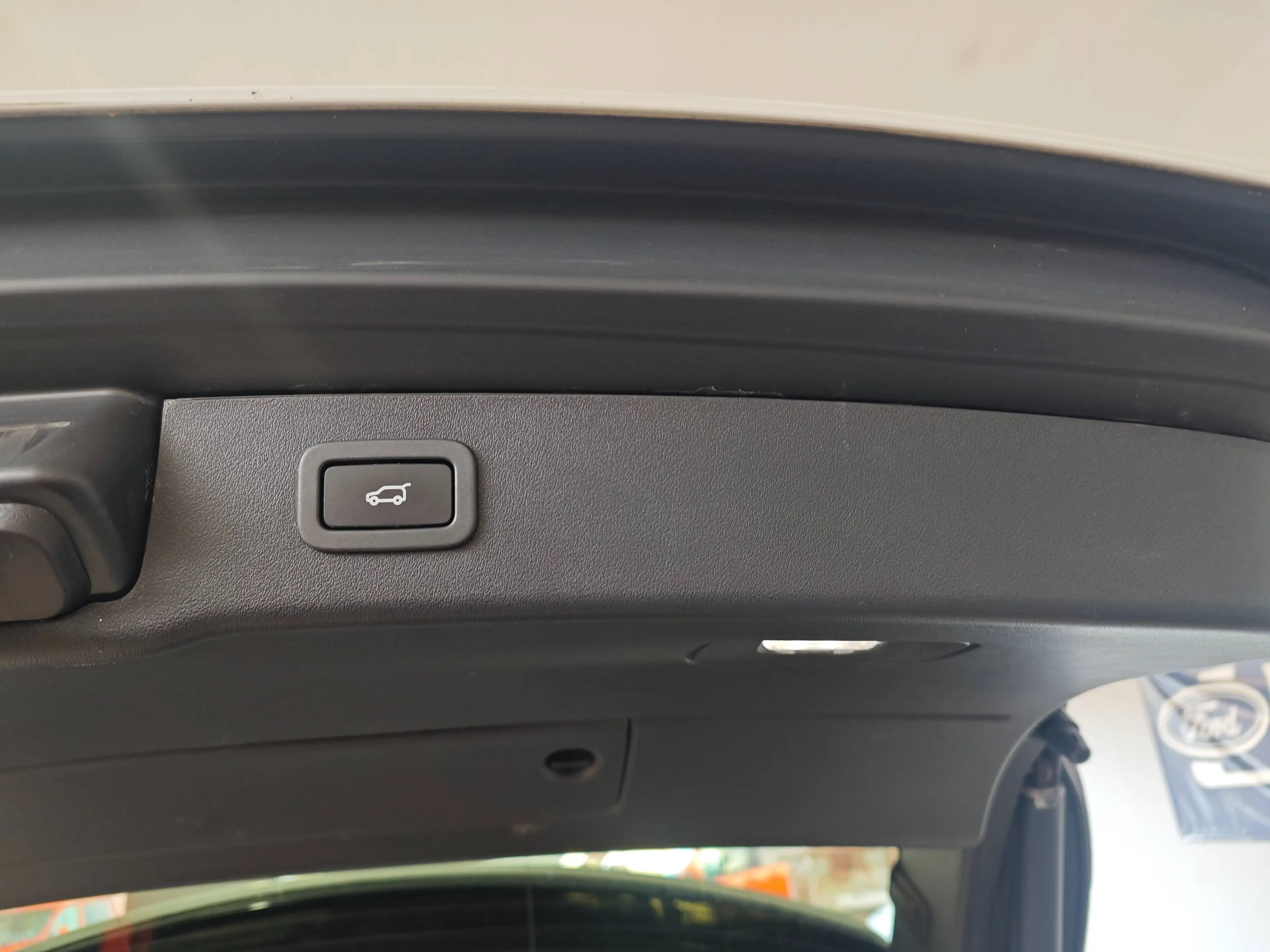 Jaguar XF XF 30t AWD Sportbrake Prestige — photo 13