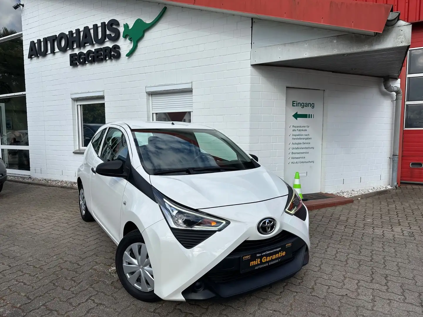 Toyota Aygo AYGO x/GJR/NICHTRAUCHER/1.HAND/TÜV NEU Blanc - 1