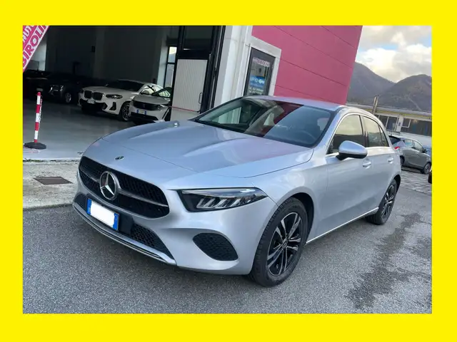 Mercedes-Benz A 250 A 250 e hybrid EQ Advanced