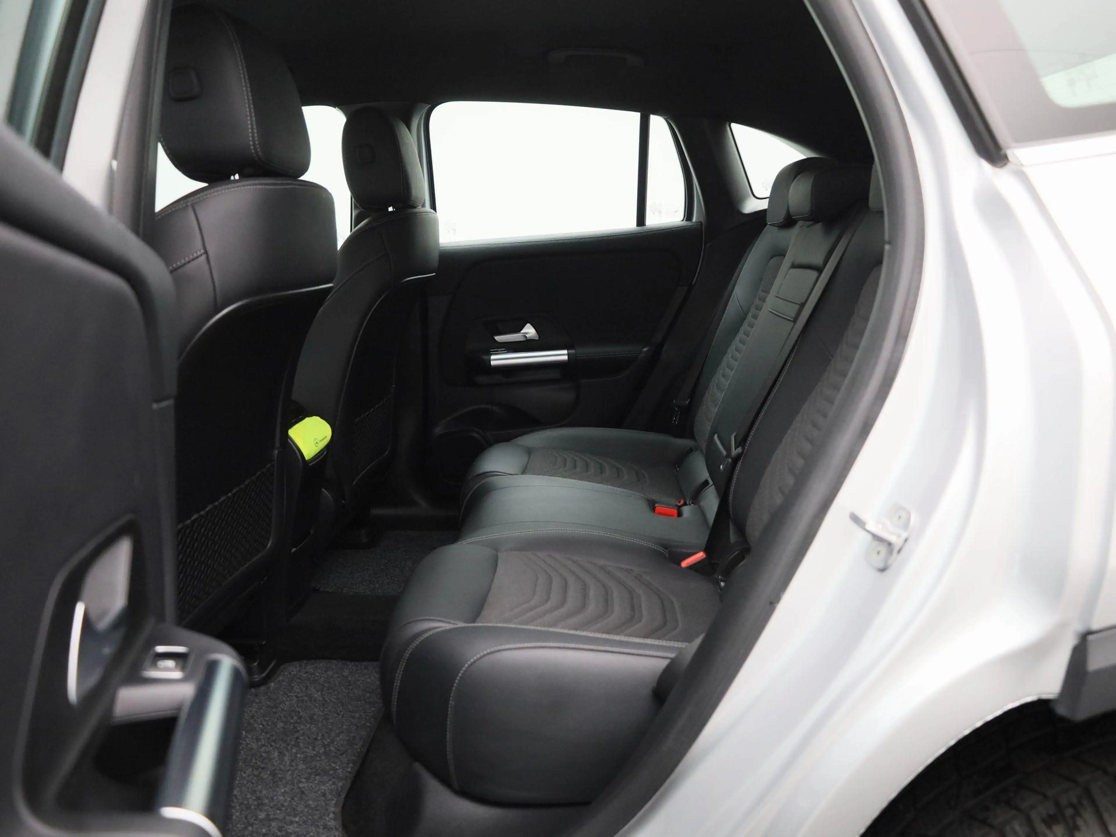 Mercedes-Benz EQA 250 EQA Business Solution — photo 12