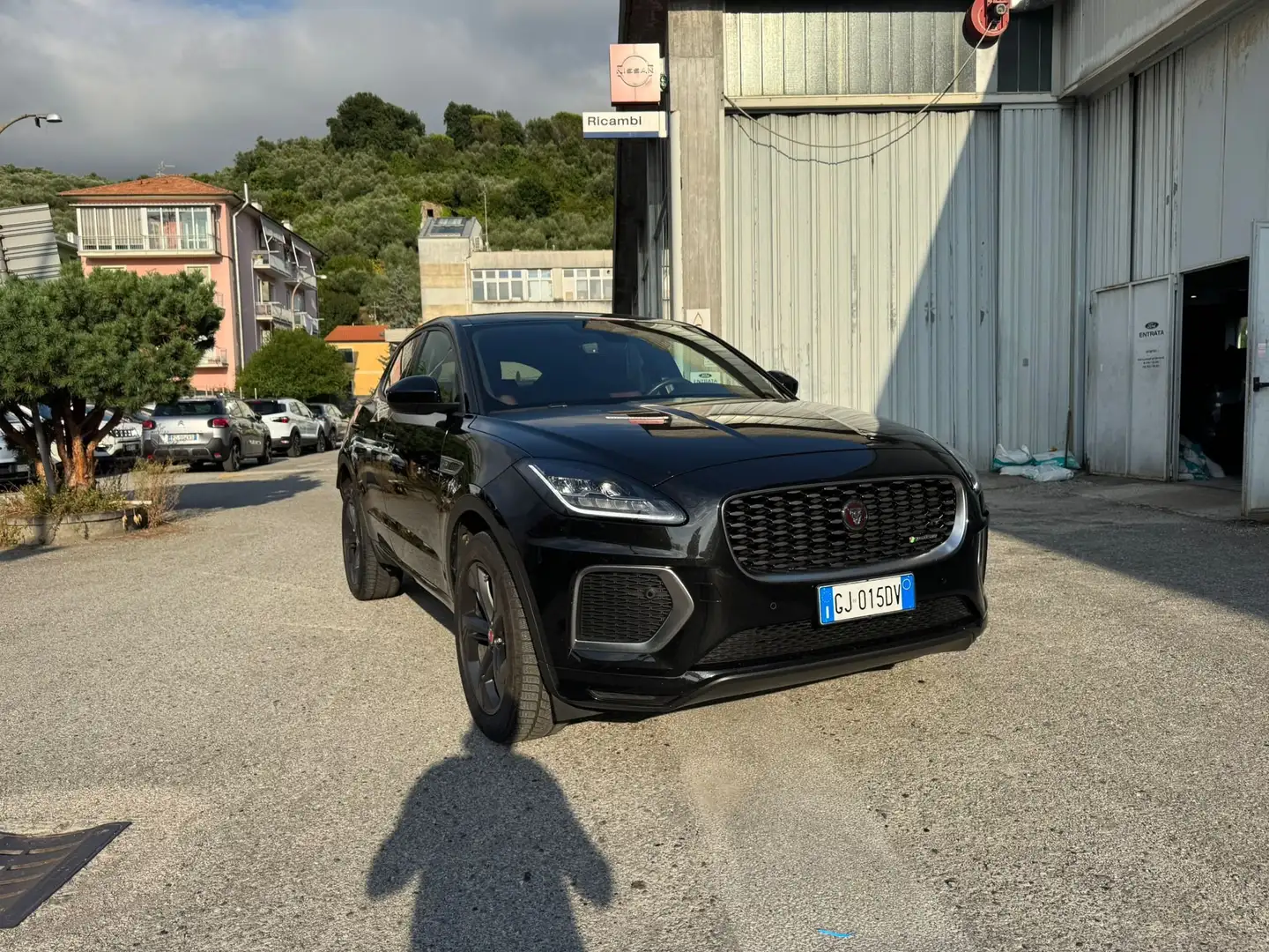 Jaguar E-Pace 2.0d i4 mhev R-Dynamic S awd 163cv auto Nero - 2