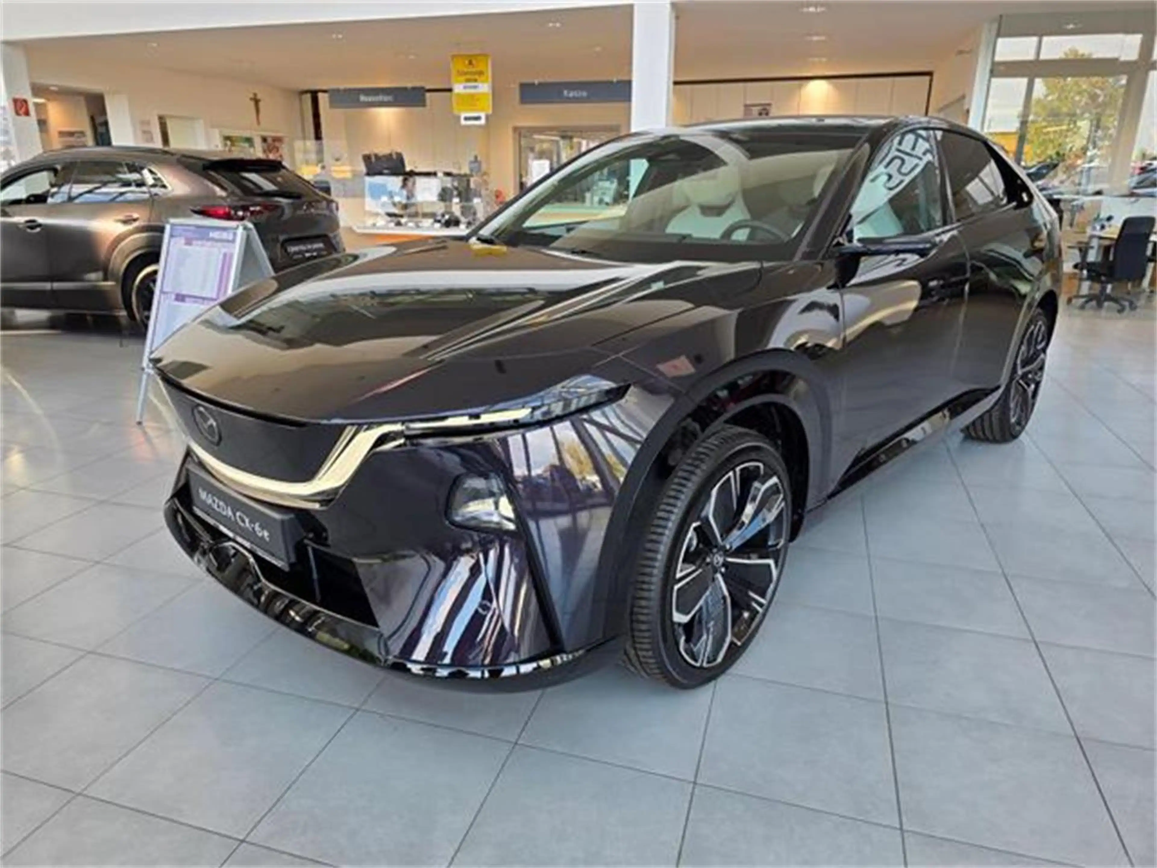 Mazda CX-6e 78kWh Takumi Plus — photo 2