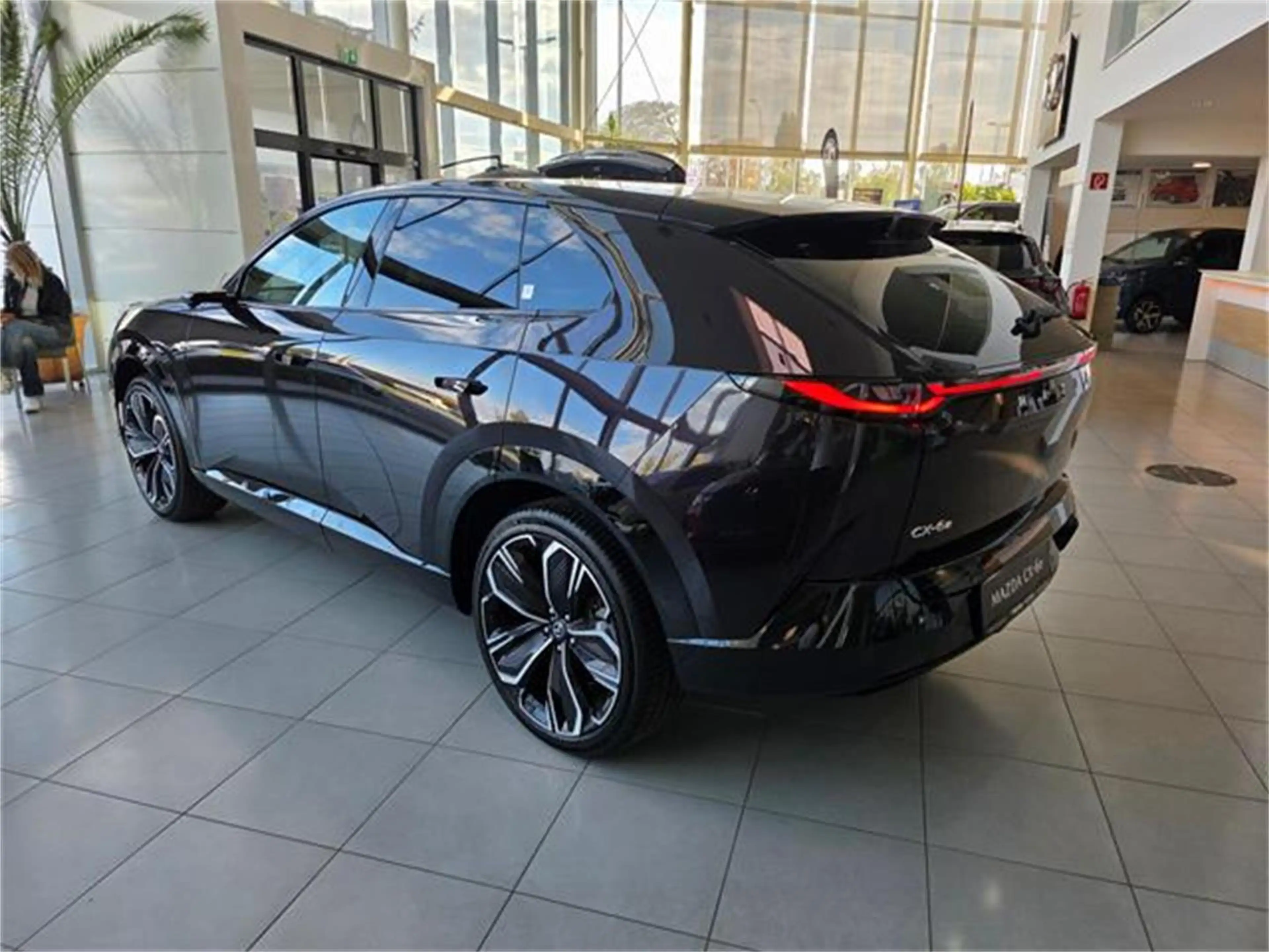 Mazda CX-6e 78kWh Takumi Plus — photo 4