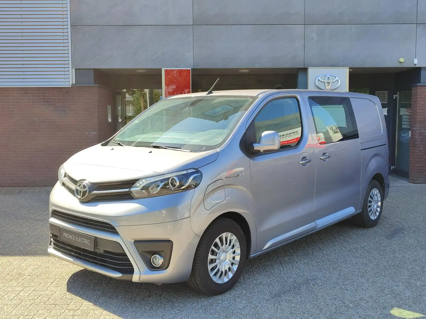Toyota Proace Electric Worker Professional Standard 50kWh L1 2X Zilver - 1
