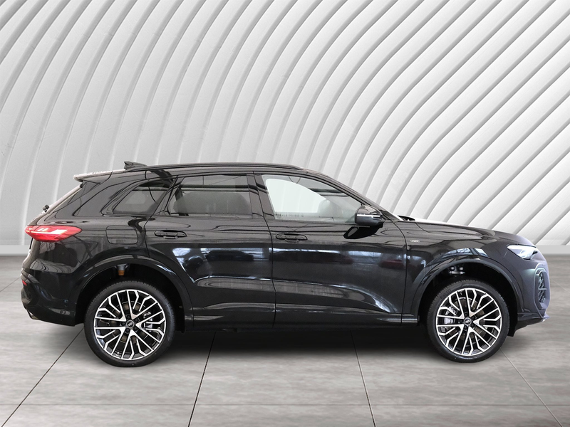 Audi Q5 2.0 e-hybrid quattro 220 kW edition one mythosschw — photo 4