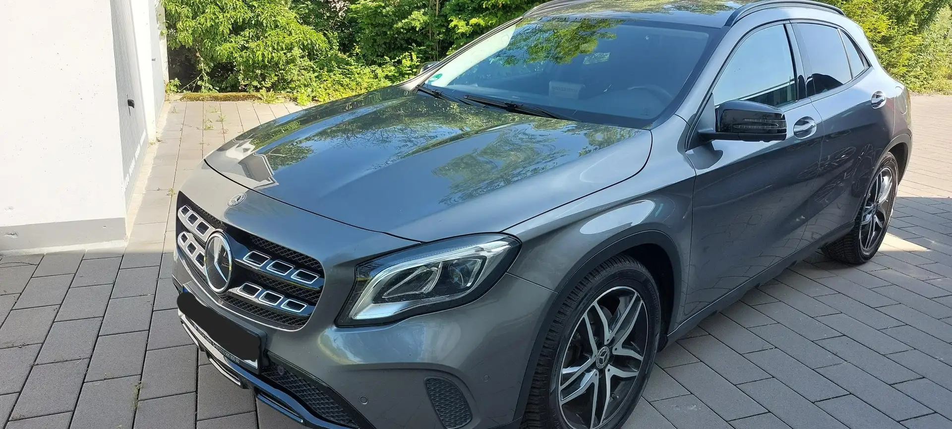 Mercedes-Benz GLA 220 GLA 220 4Matic 7G-DCT - 1