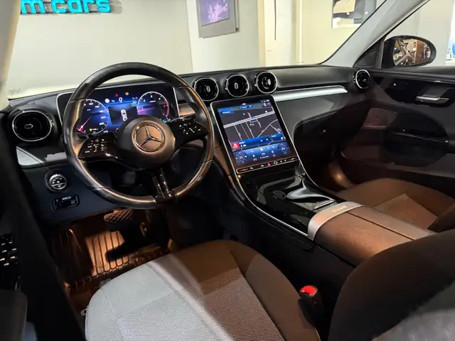 Mercedes-Benz C-Class view 24