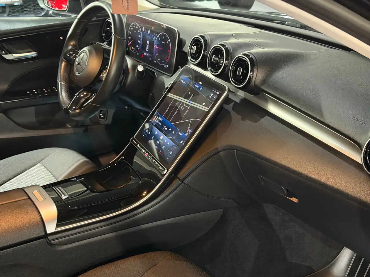 Mercedes-Benz C 220 d 4Matic / Kamera / Navi / LED / ASISTENTSYSTEME Bild 17