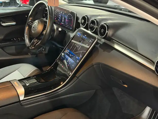 Mercedes-Benz C-Class view 17