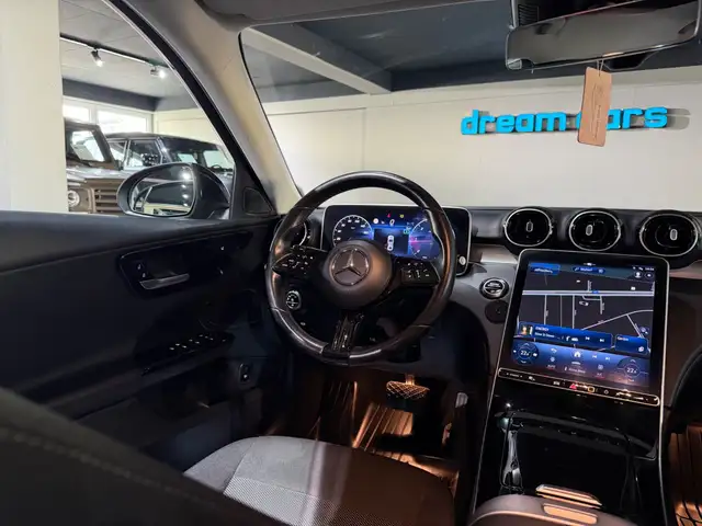 Mercedes-Benz C-Class view 29