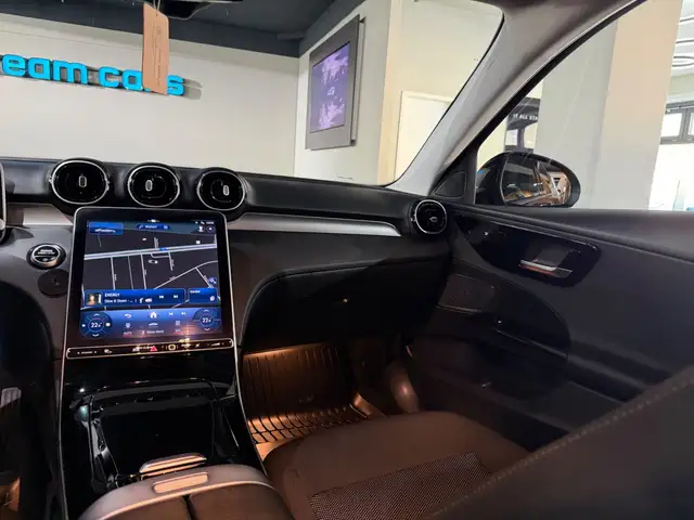 Mercedes-Benz C-Class view 30