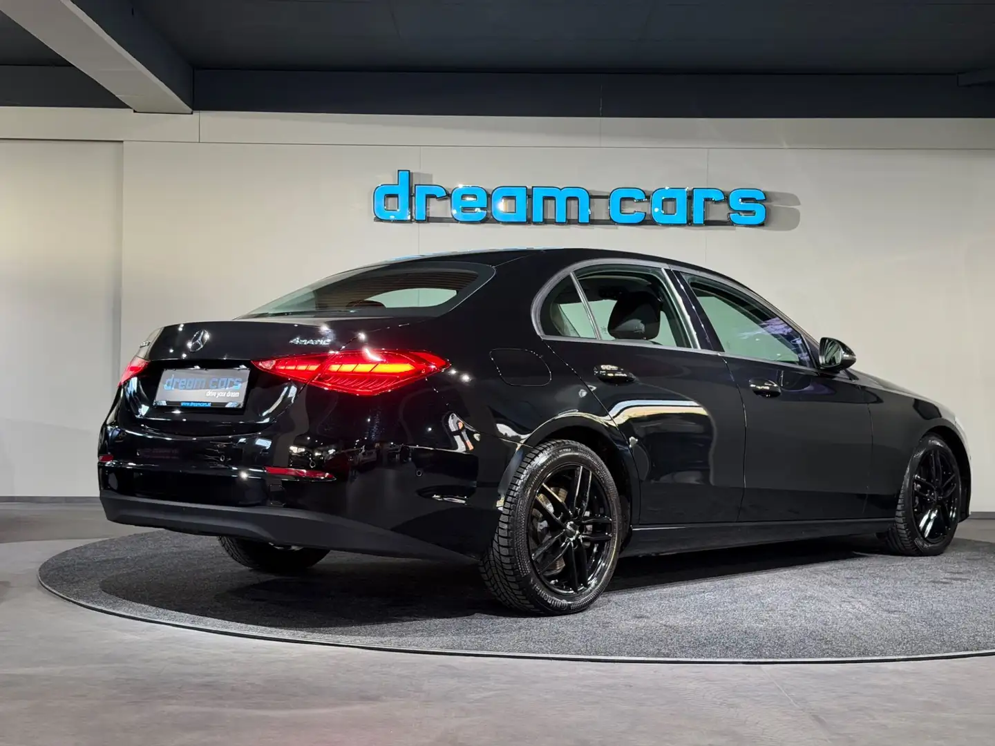 Mercedes-Benz C 220 d 4Matic / Kamera / Navi / LED / ASISTENTSYSTEME / Schwarz - 2