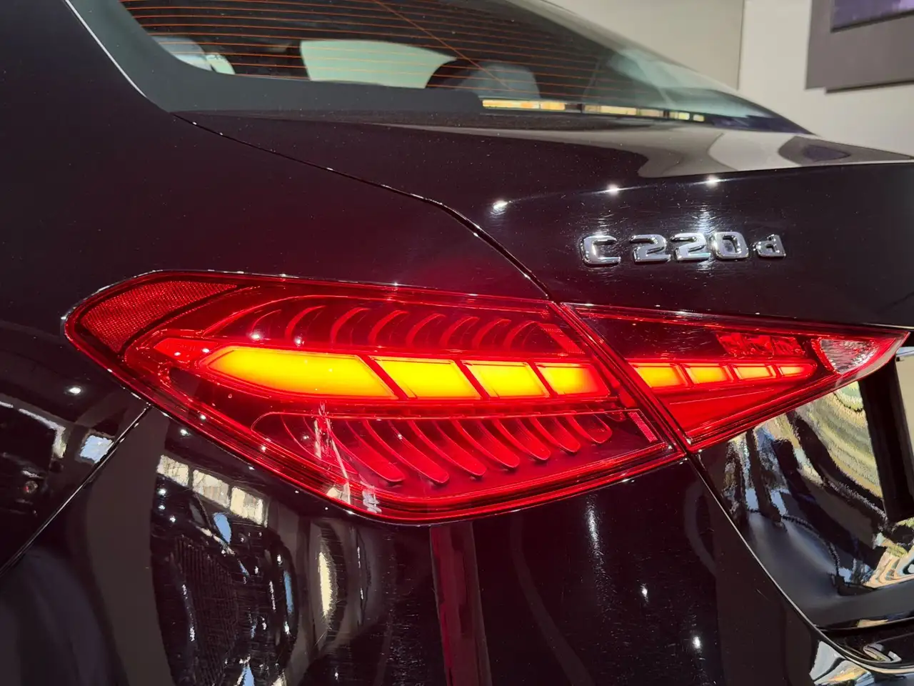 Mercedes-Benz C 220 d 4Matic / Kamera / Navi / LED / ASISTENTSYSTEME Bild 10