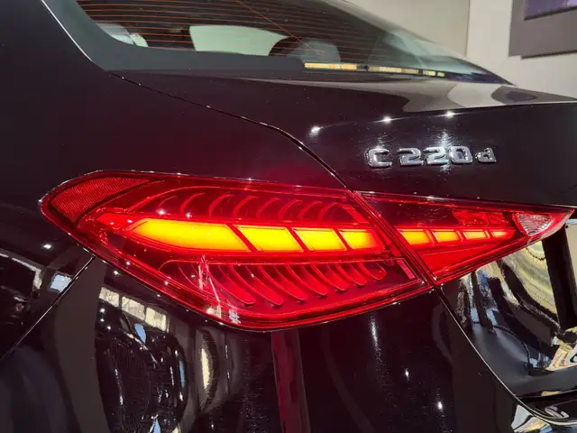 Mercedes-Benz C-Class view 10