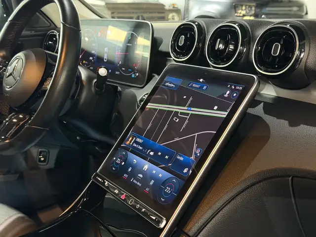 Mercedes-Benz C-Class view 19