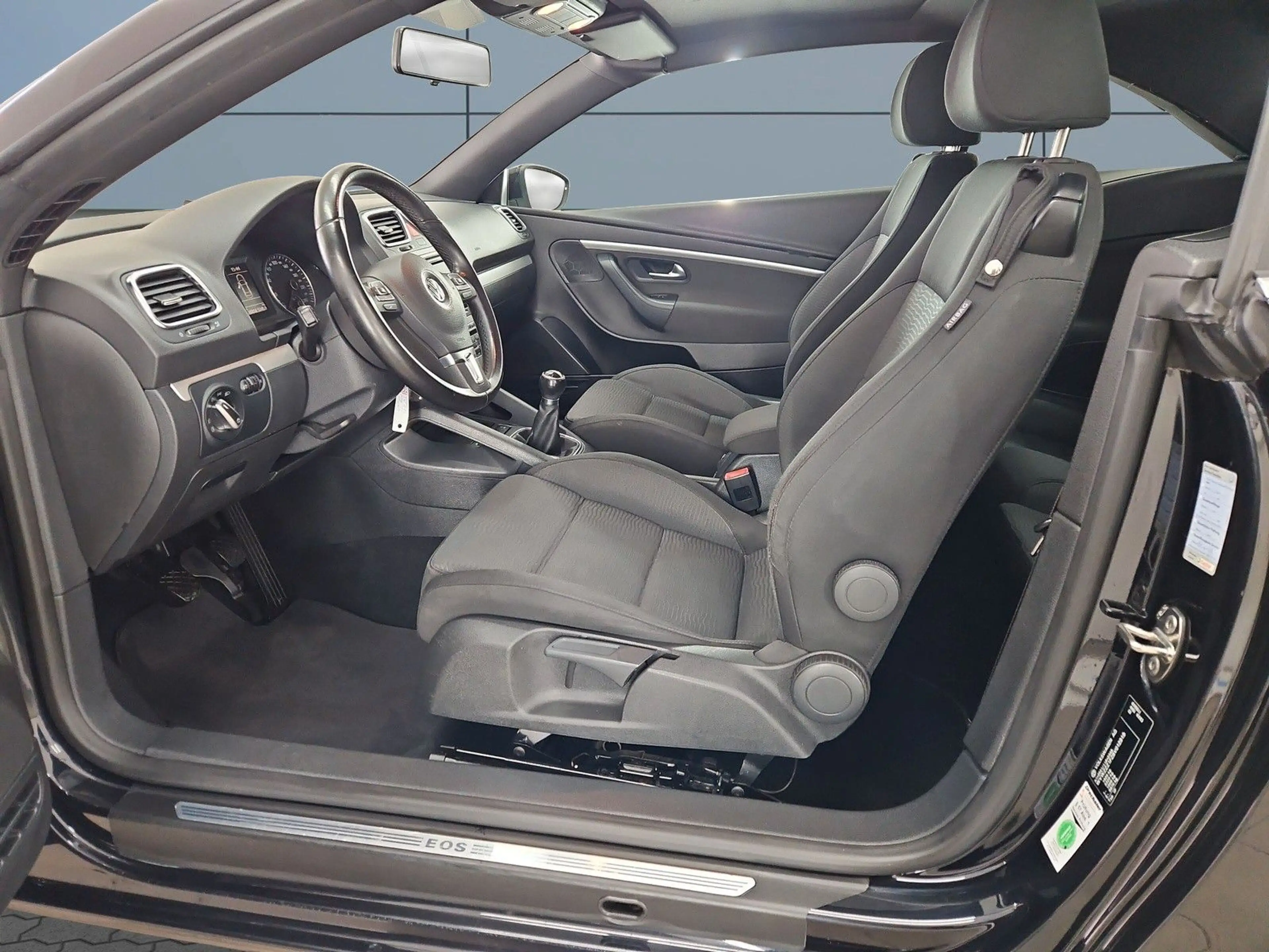 Volkswagen Eos 1,4 TSI BMT *AHK*SHZ*TEMPO*PDC*WINDSCHOT — photo 9