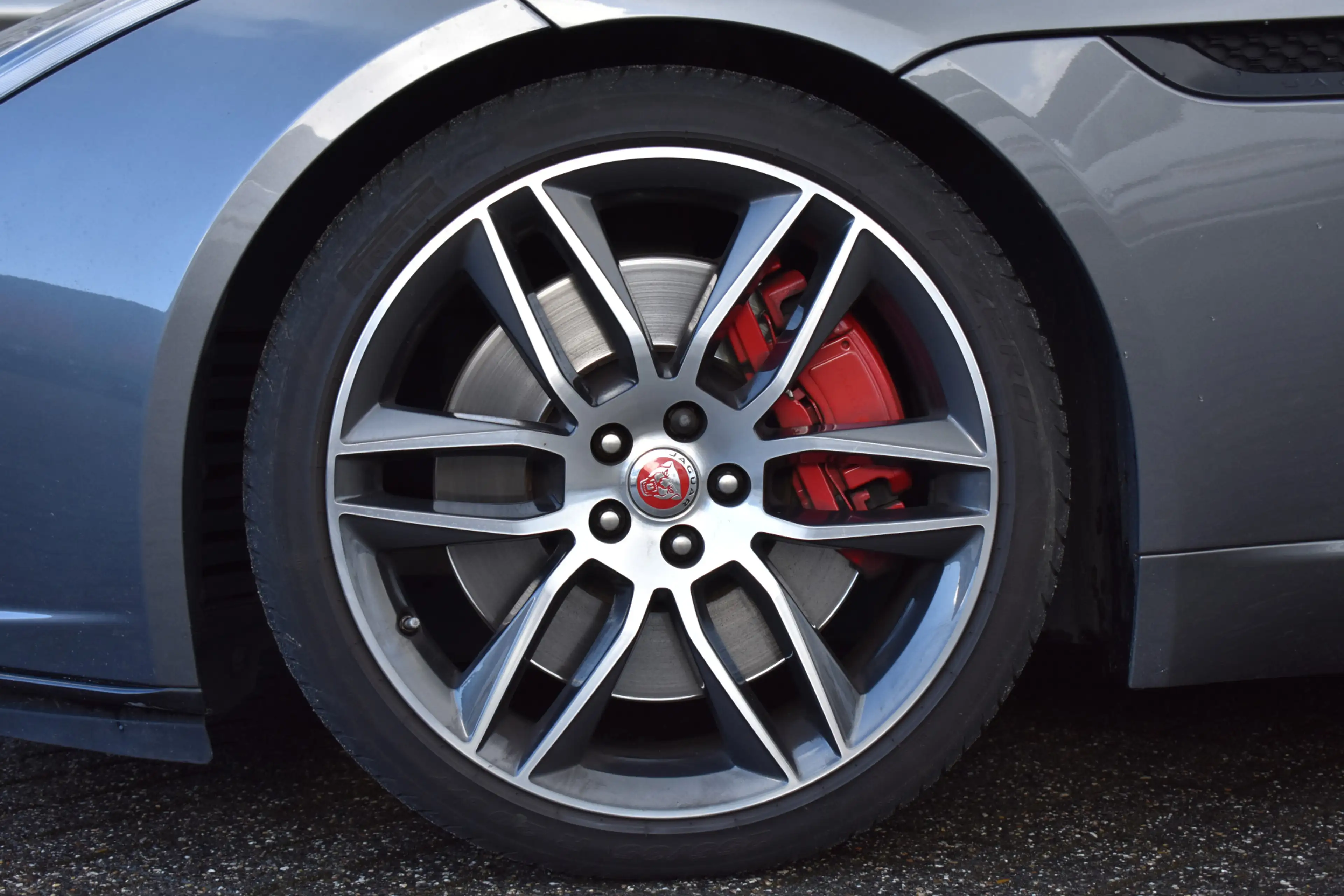 Jaguar F-Type 2.0T R-Dynamic NL Auto | Dealer OH | LED | Leder/A — photo 30