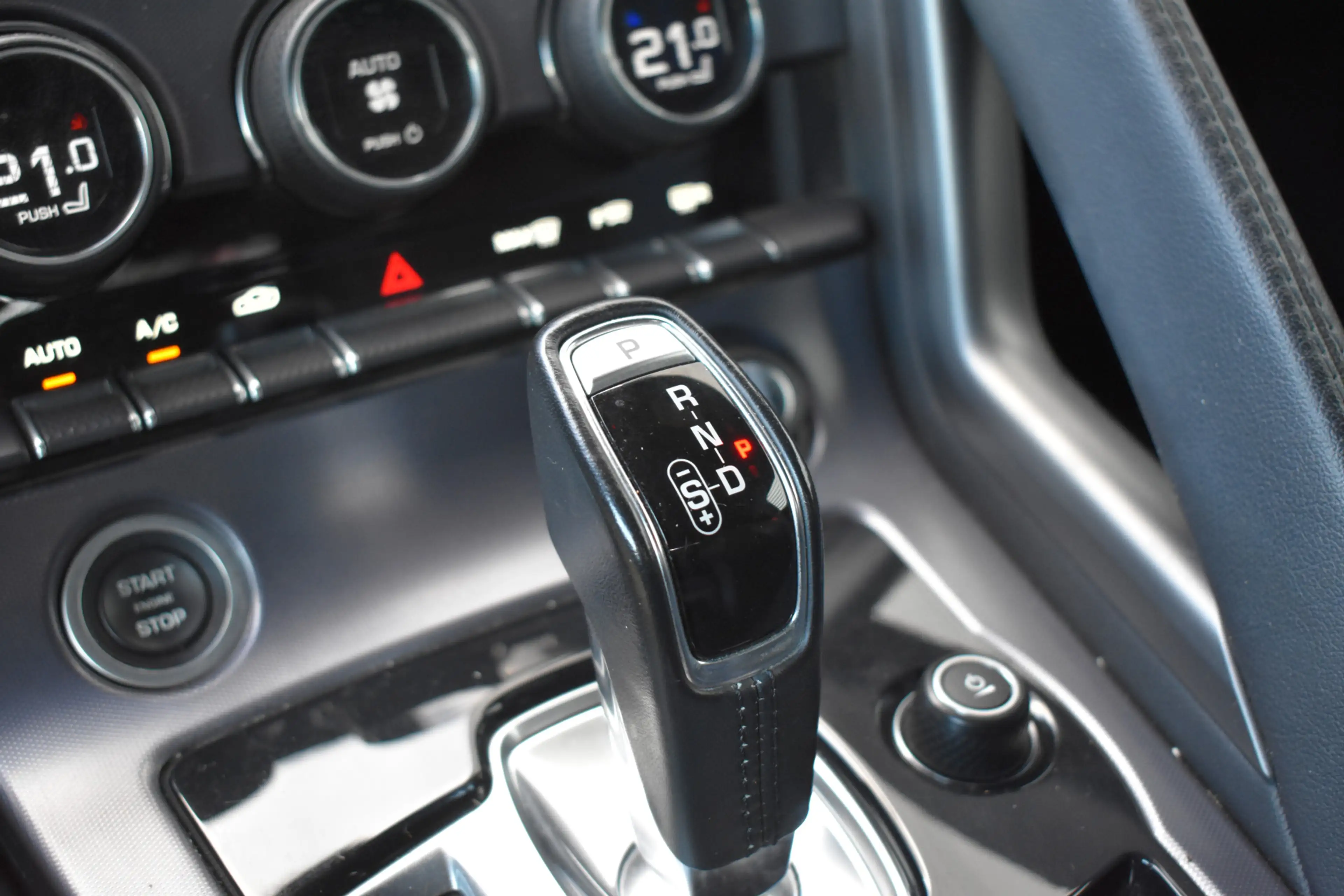 Jaguar F-Type 2.0T R-Dynamic NL Auto | Dealer OH | LED | Leder/A — photo 16