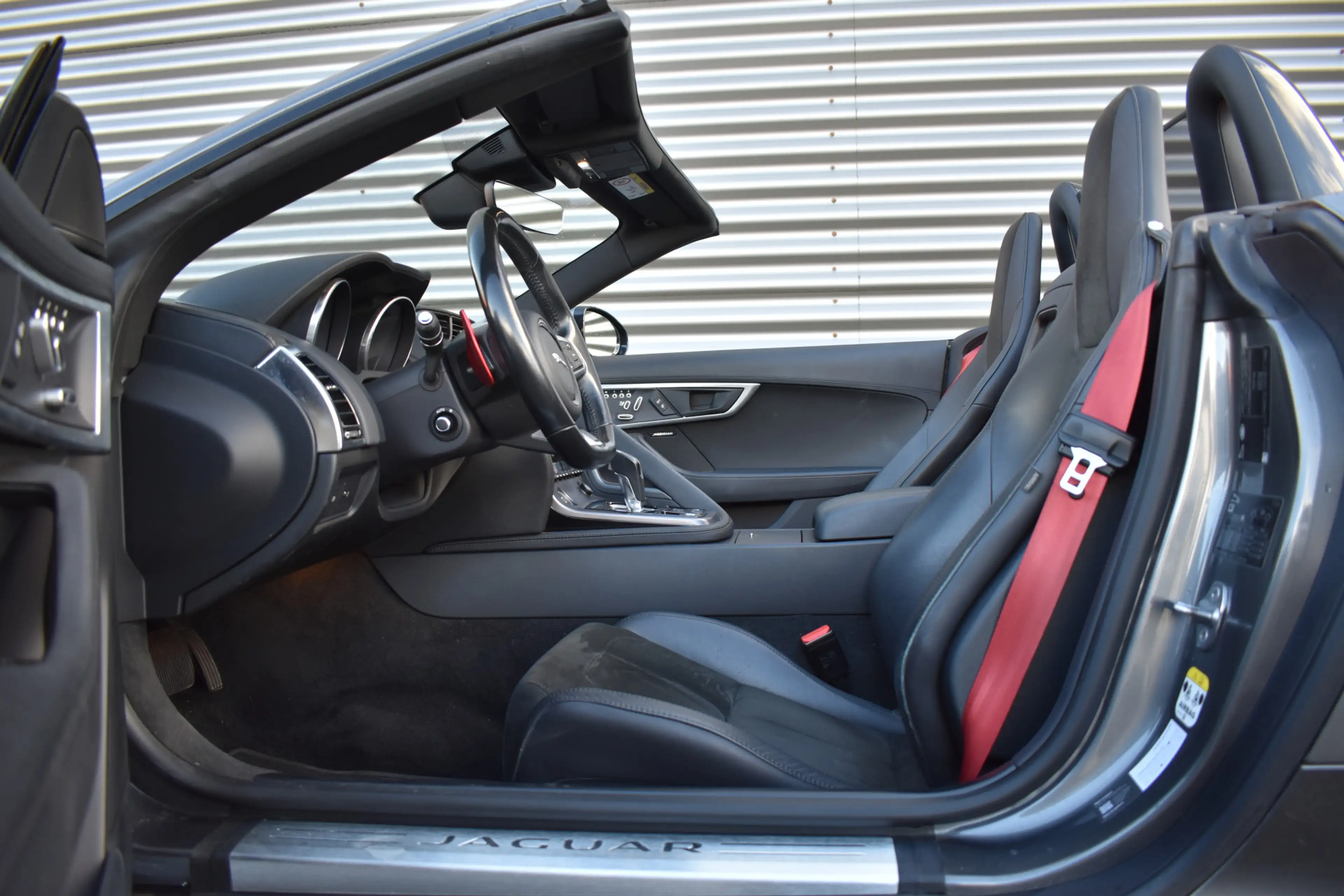 Jaguar F-Type 2.0T R-Dynamic NL Auto | Dealer OH | LED | Leder/A — photo 7