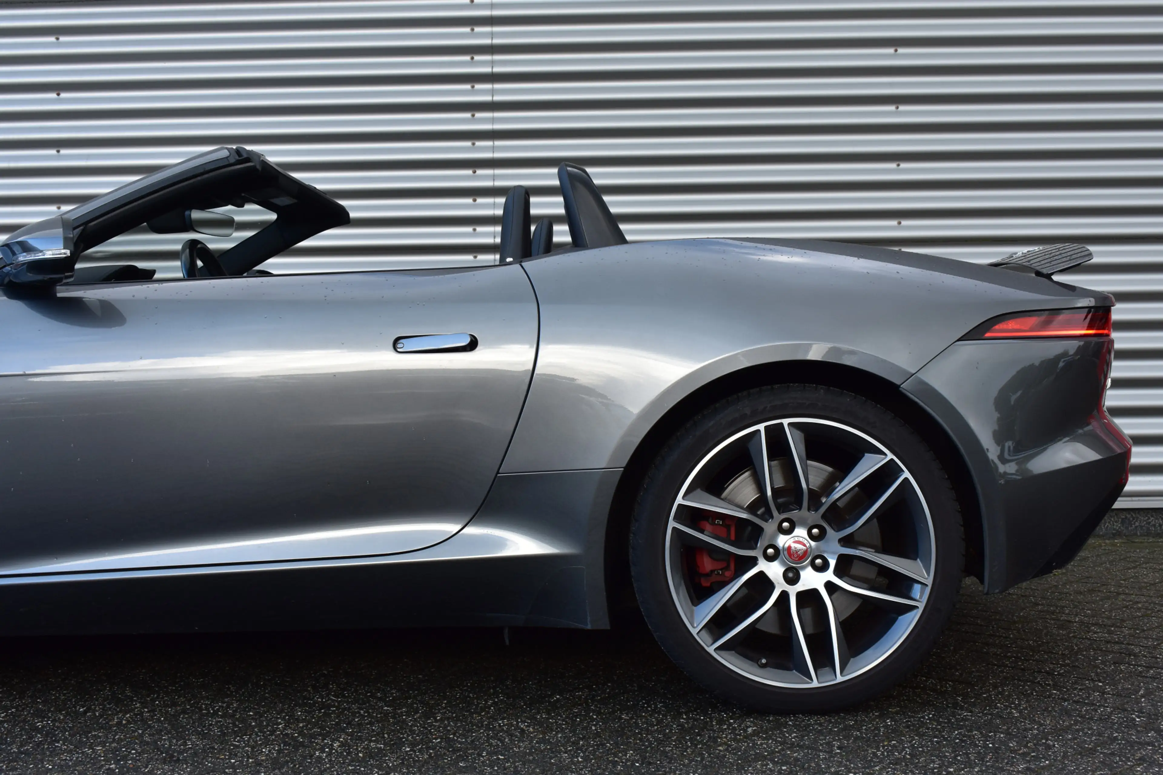 Jaguar F-Type 2.0T R-Dynamic NL Auto | Dealer OH | LED | Leder/A — photo 32