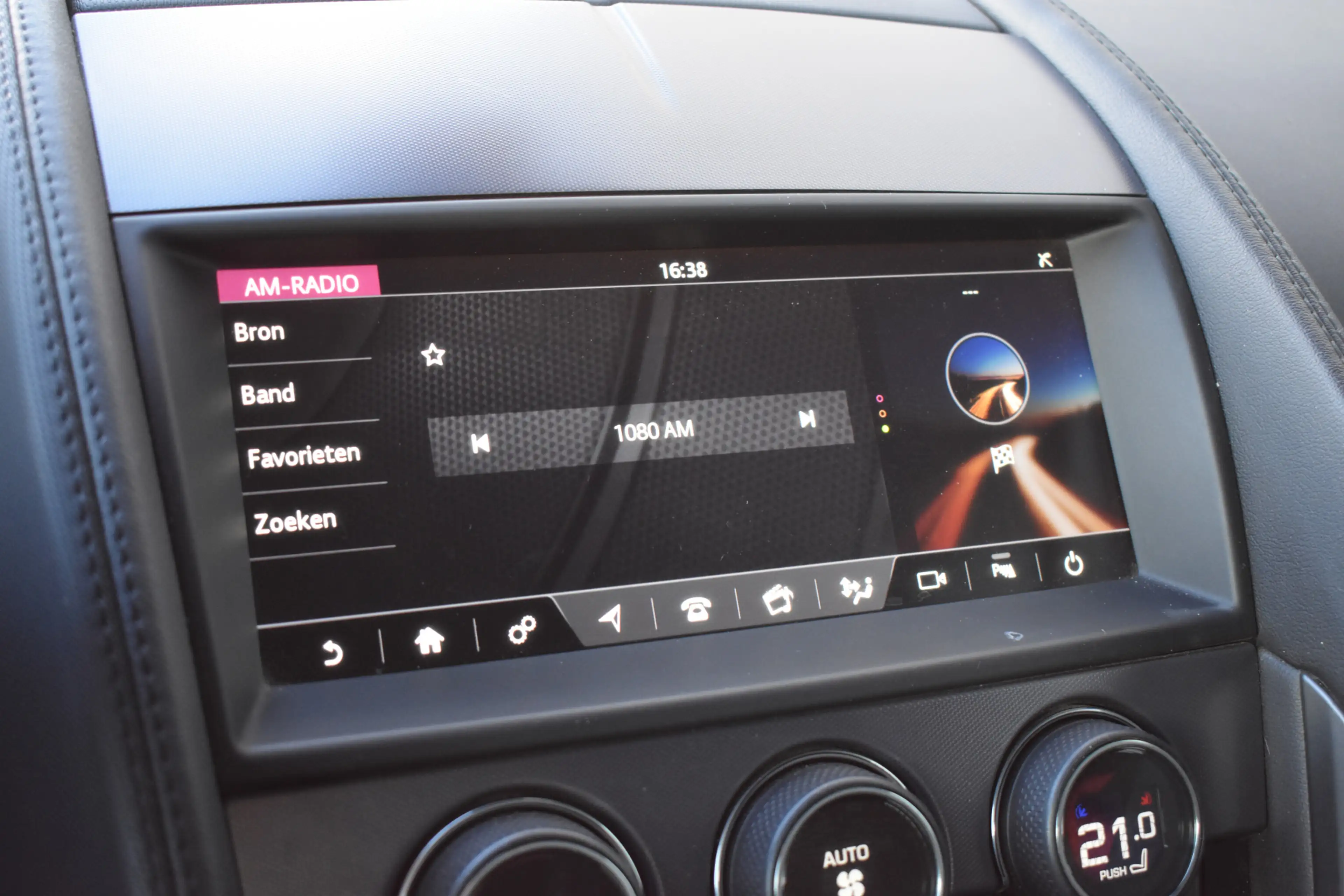 Jaguar F-Type 2.0T R-Dynamic NL Auto | Dealer OH | LED | Leder/A — photo 23
