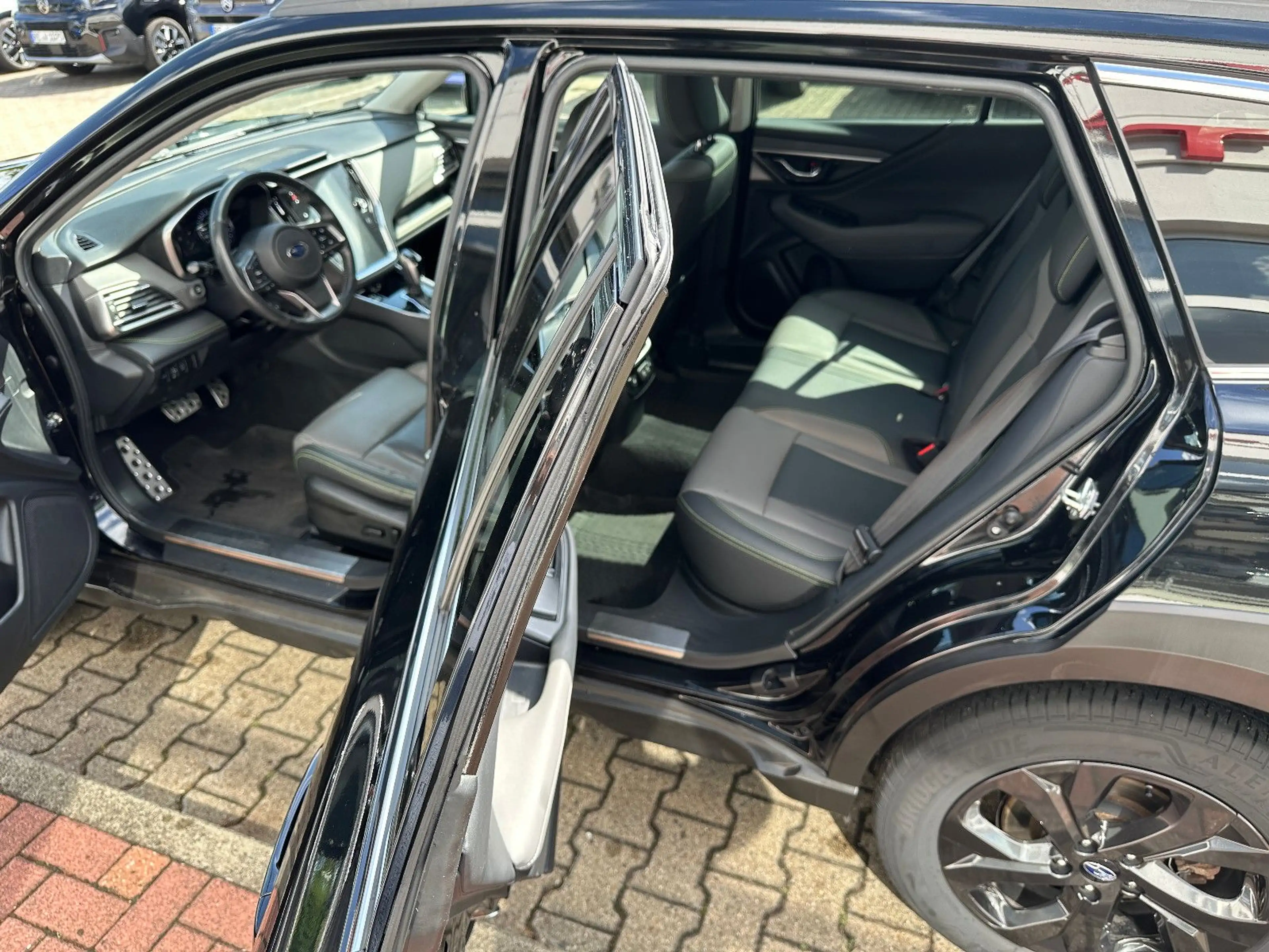 Subaru OUTBACK 2.5i Exclusive Cross Lineartronic — photo 10