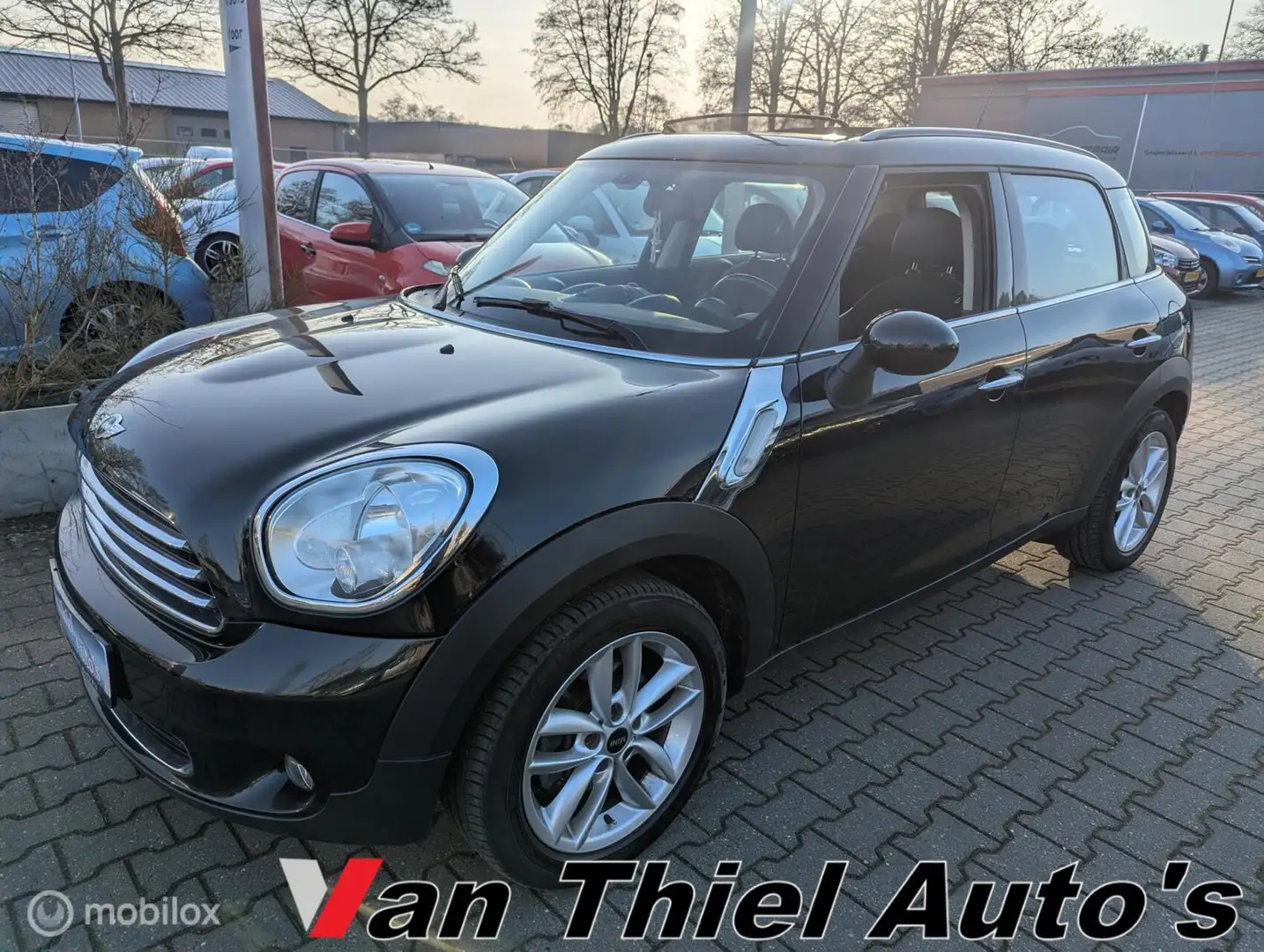 MINI Cooper Countryman 1.6 cruis/panodak/navi Schwarz - 1