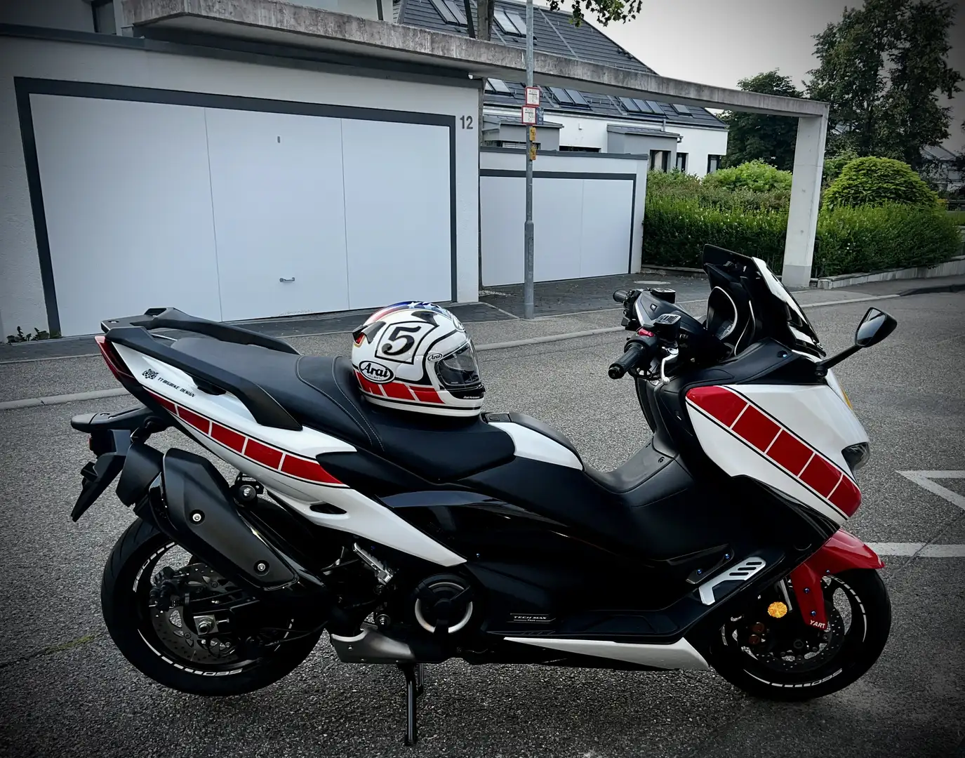 Yamaha TMAX 560 Tech Max 50th Anniversary Edition No. 1 Blanco - 2