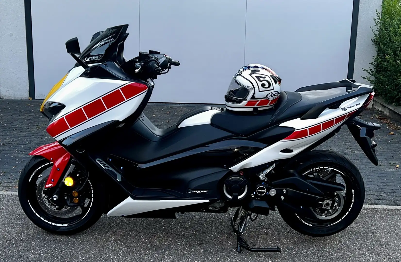 Yamaha TMAX 560 Tech Max 50th Anniversary Edition No. 1 Blanco - 1