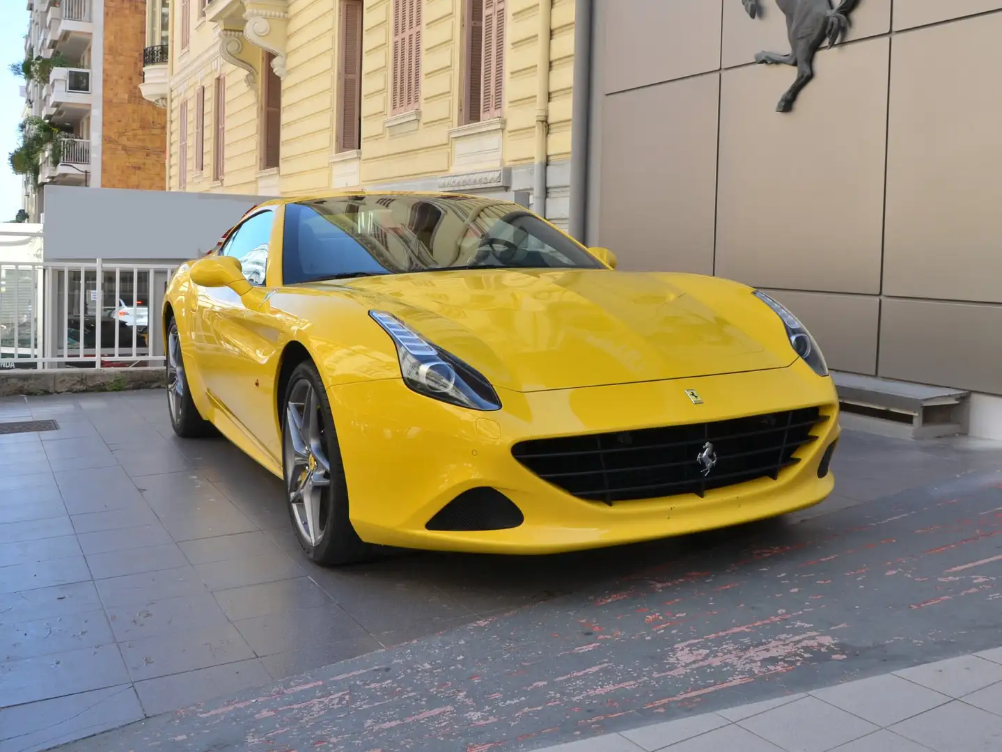 Ferrari California T V8 4.0 560ch Żółty - 1