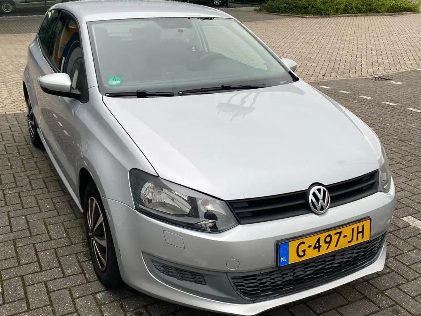 Volkswagen Polo 1.2 Easyline Grijs - 2