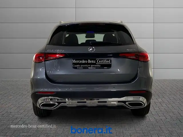 Mercedes-Benz GLC view 5