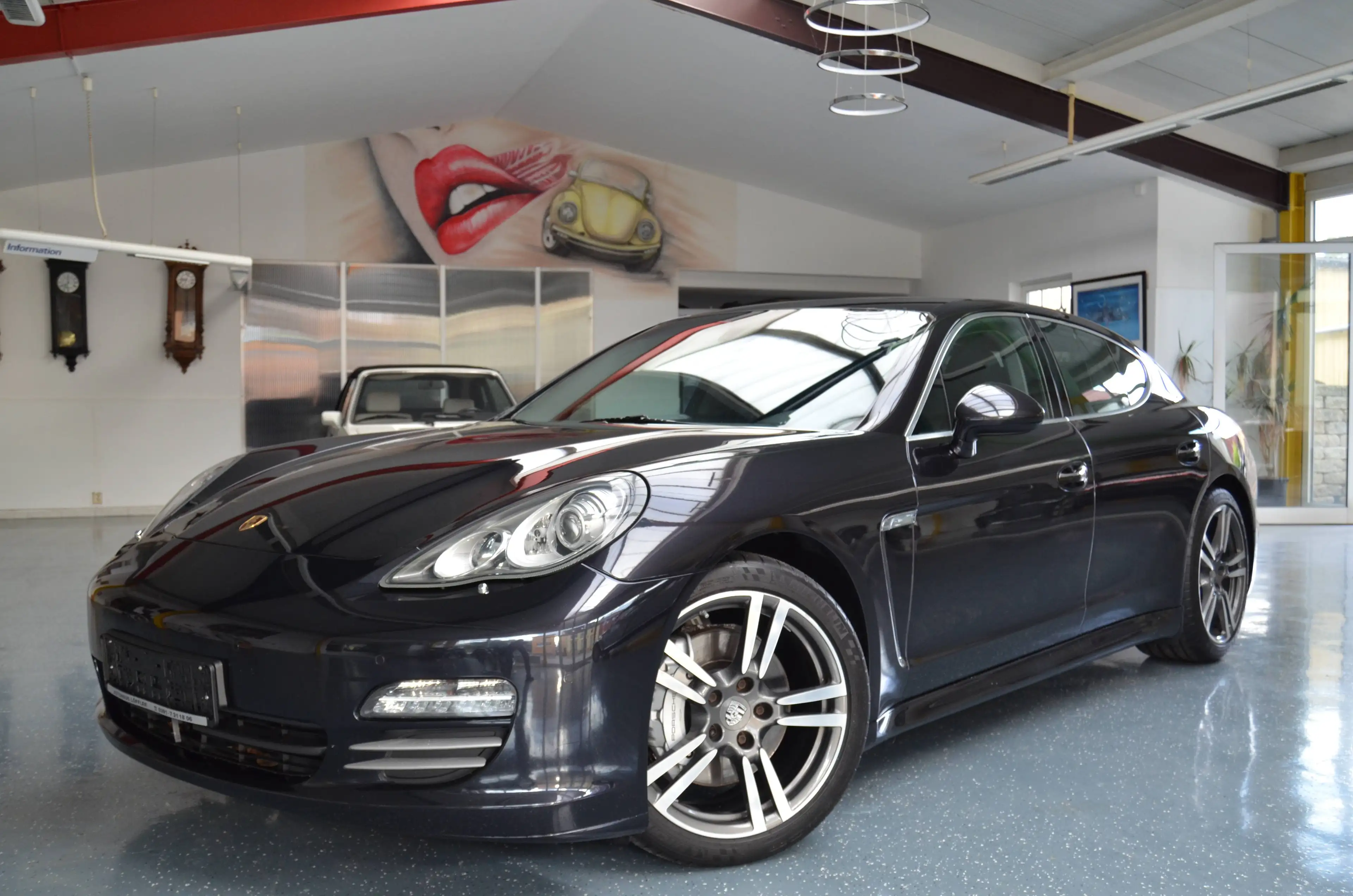 Porsche Panamera 4 S 1.Hand nach PZ Front Entertainment deutsch