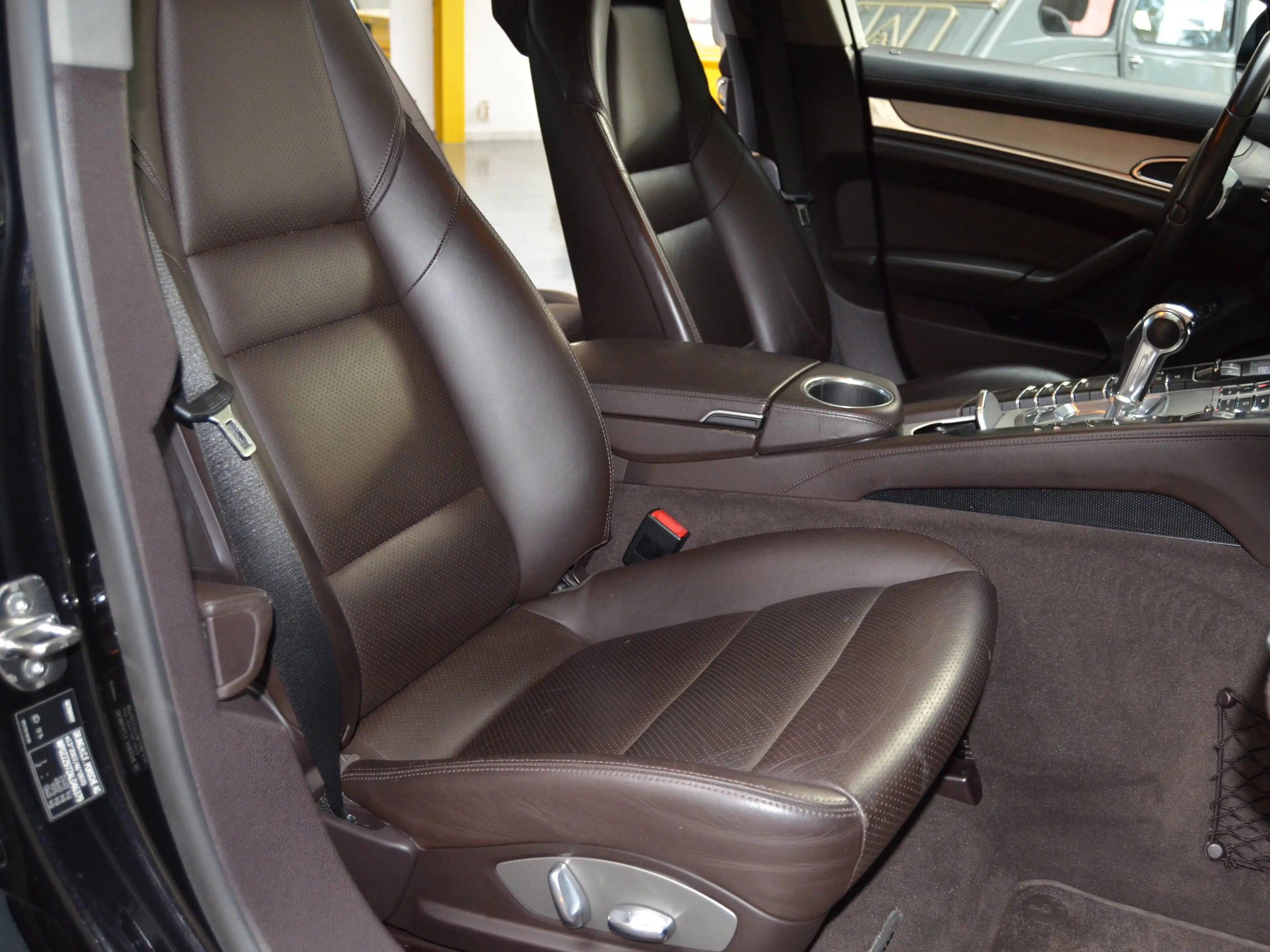 Porsche Panamera 4 S 1.Hand nach PZ Front Entertainment deutsch — photo 13