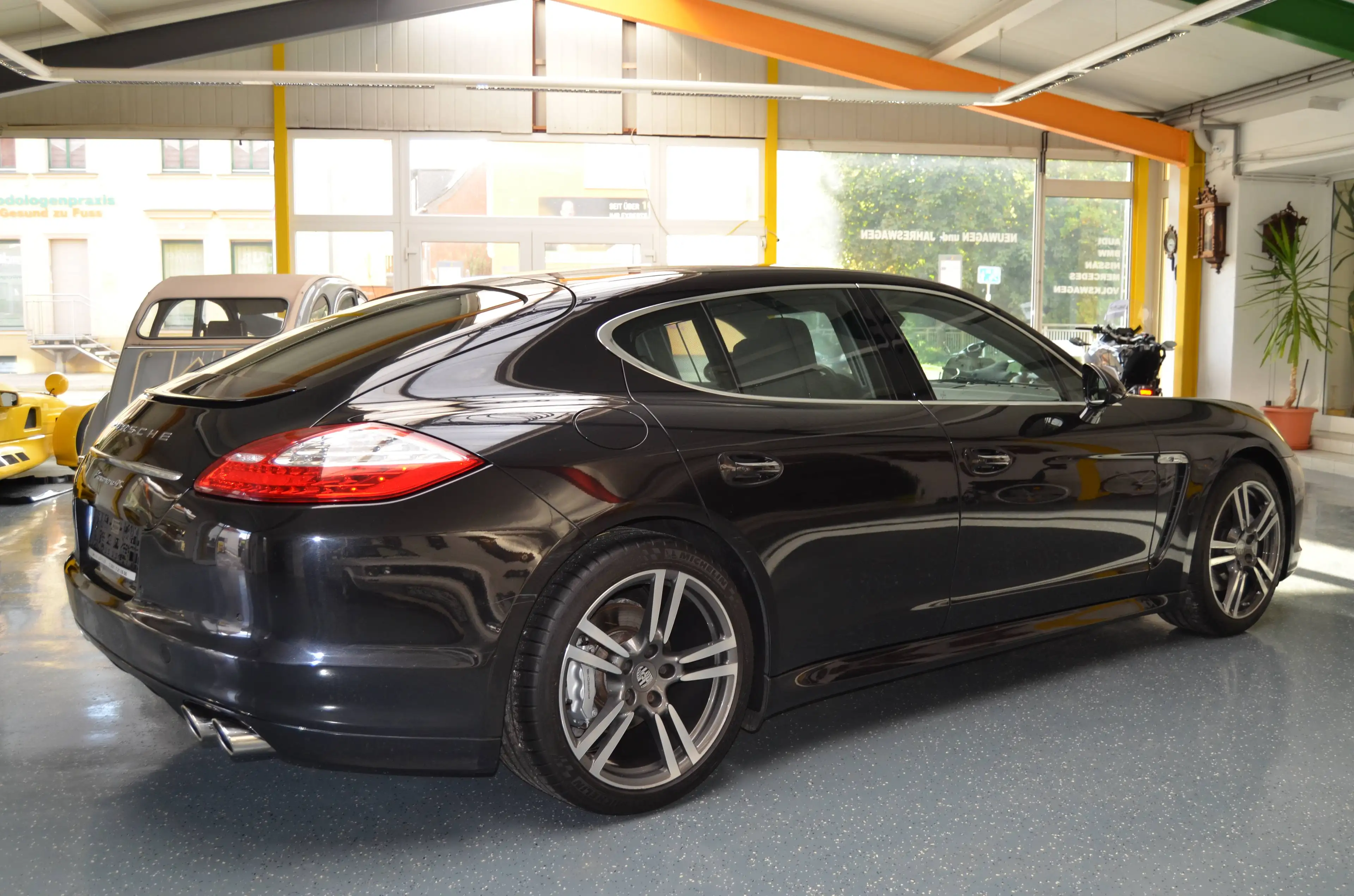 Porsche Panamera 4 S 1.Hand nach PZ Front Entertainment deutsch — photo 5