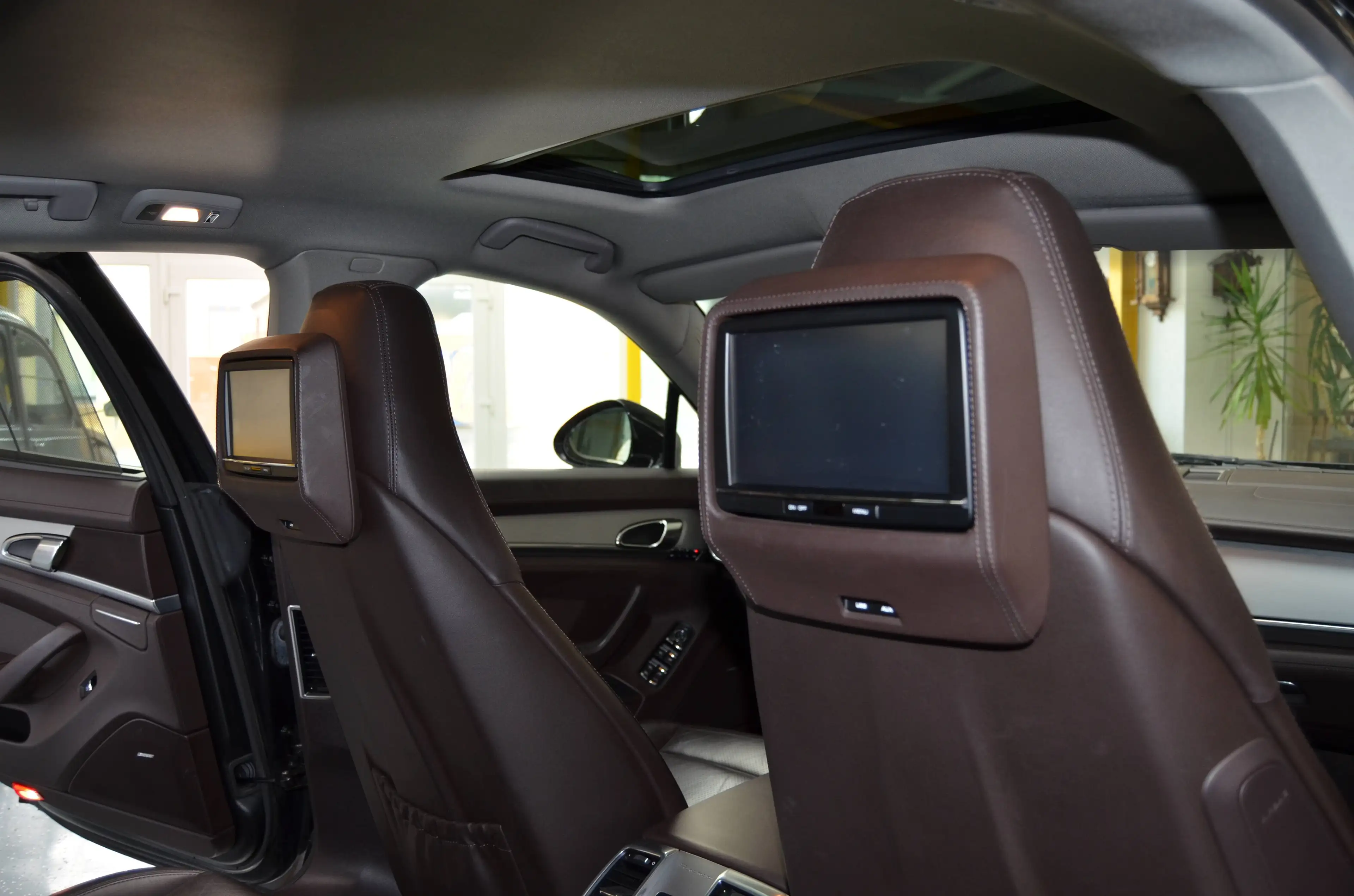 Porsche Panamera 4 S 1.Hand nach PZ Front Entertainment deutsch — photo 8