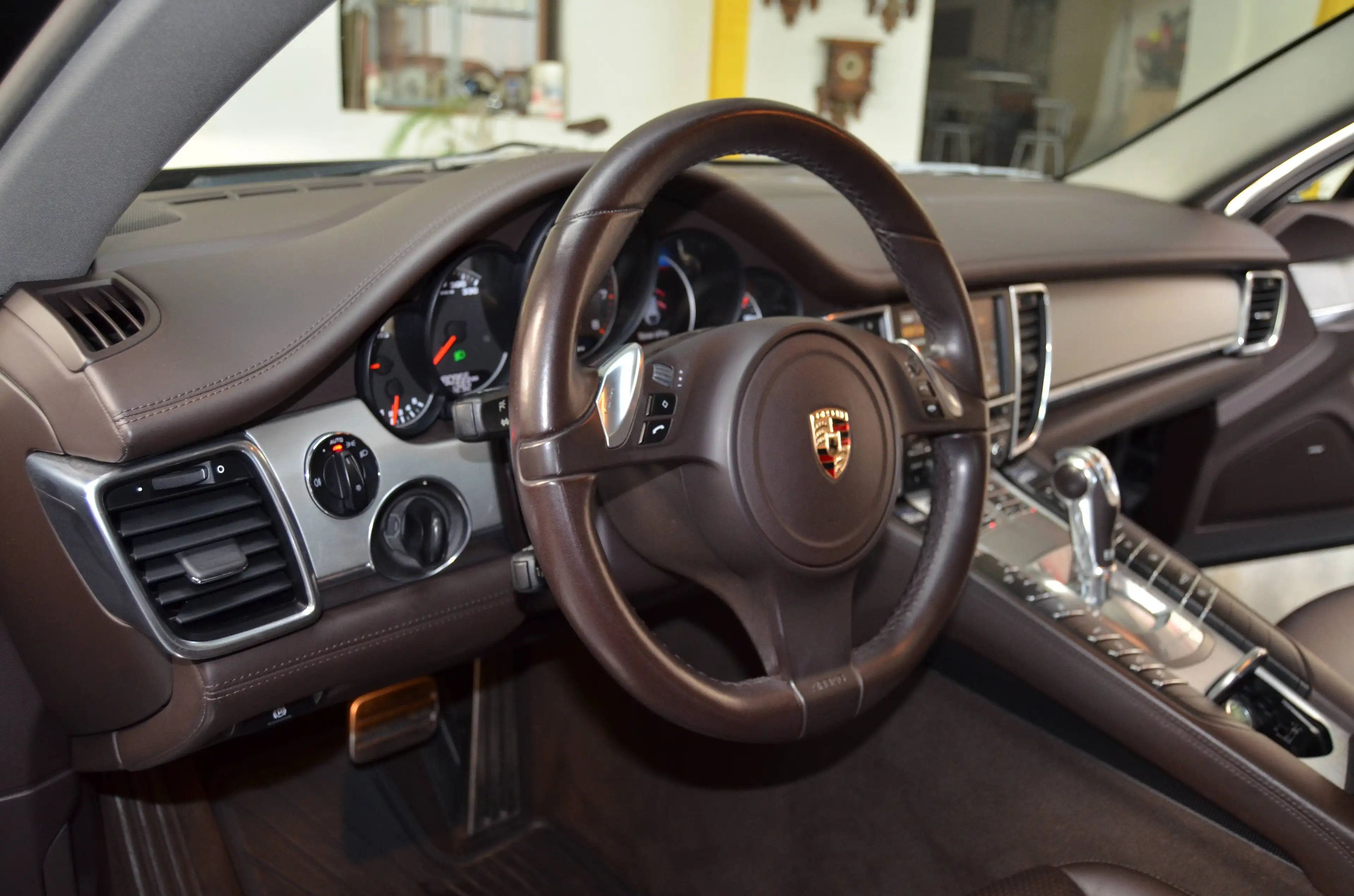 Porsche Panamera 4 S 1.Hand nach PZ Front Entertainment deutsch — photo 9