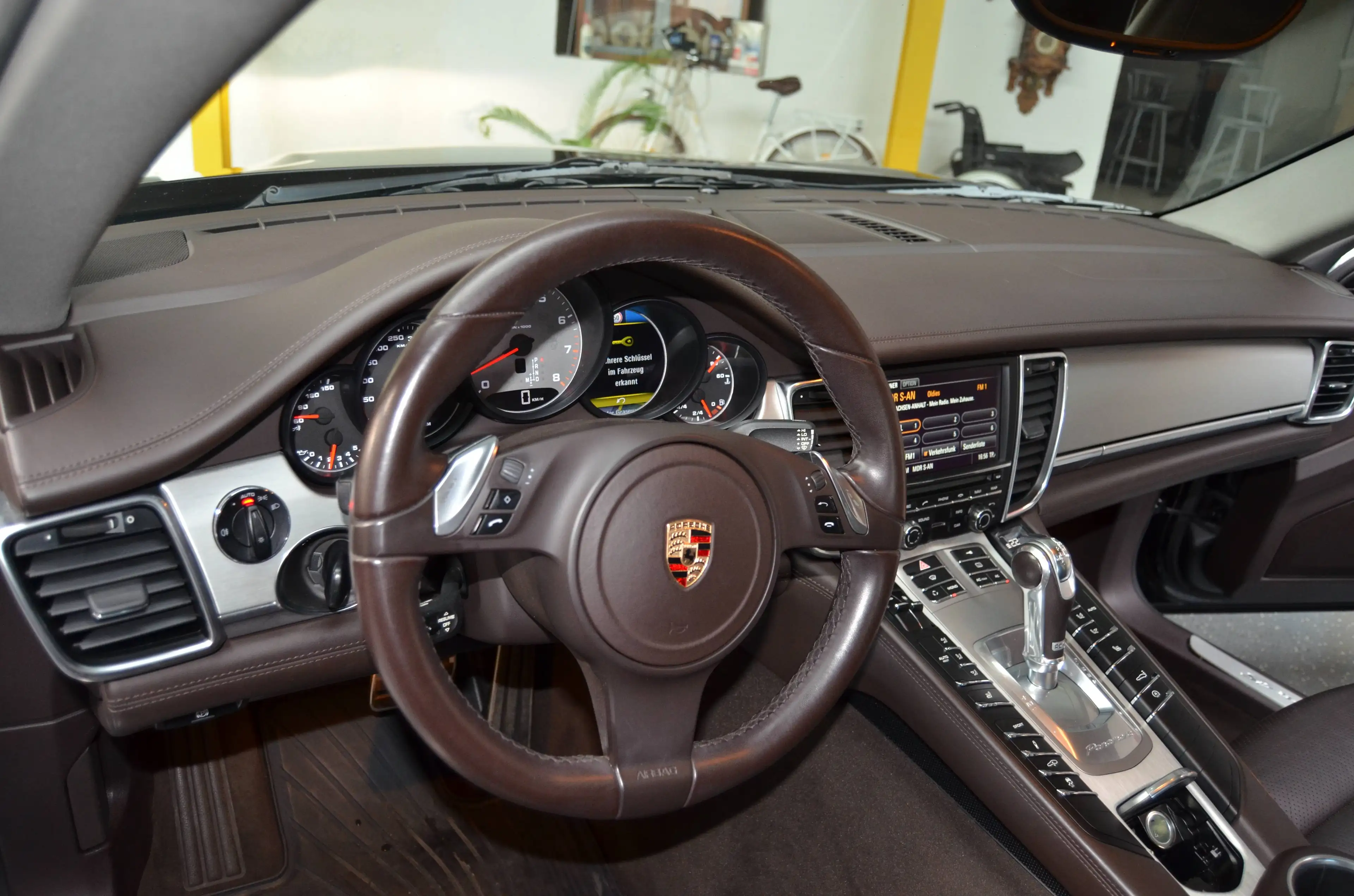Porsche Panamera 4 S 1.Hand nach PZ Front Entertainment deutsch — photo 10