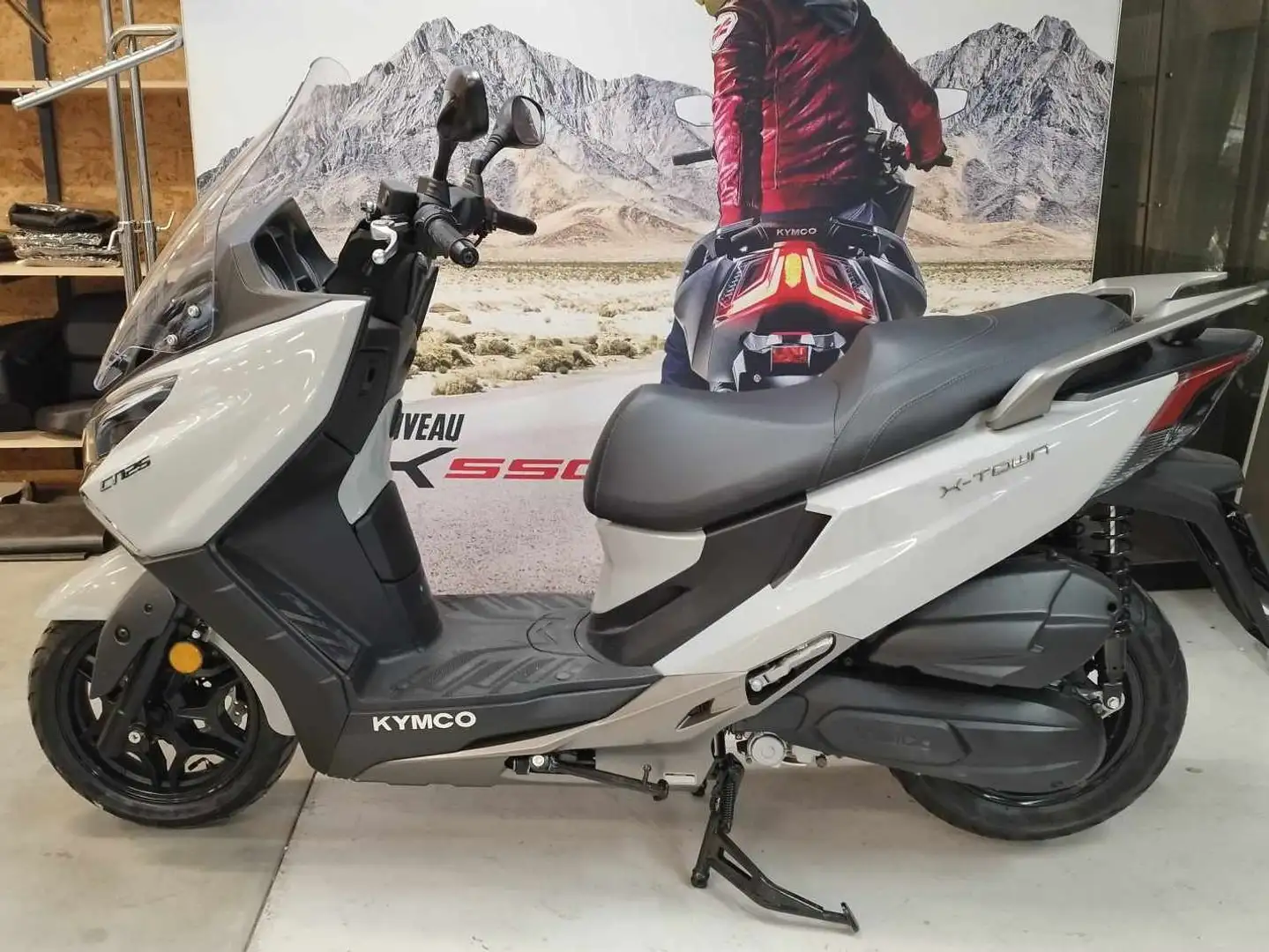 Kymco X-Town city White - 1