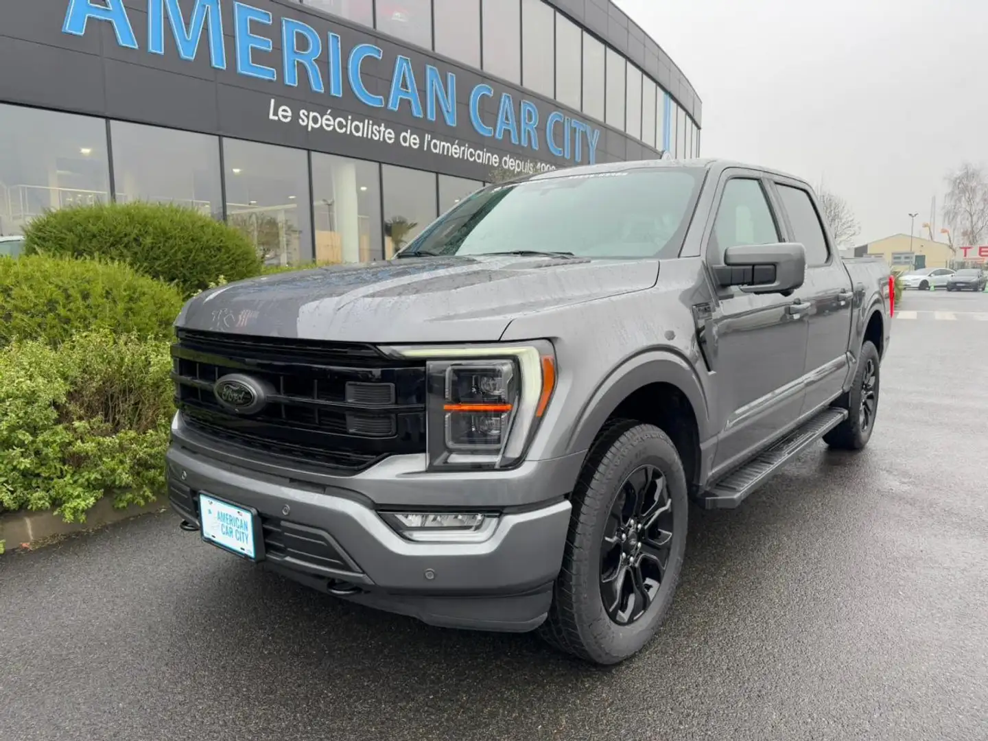 Ford F 150 Supercrew LARIAT Black Package V8 5.0L FLEXFUEL Gris - 1