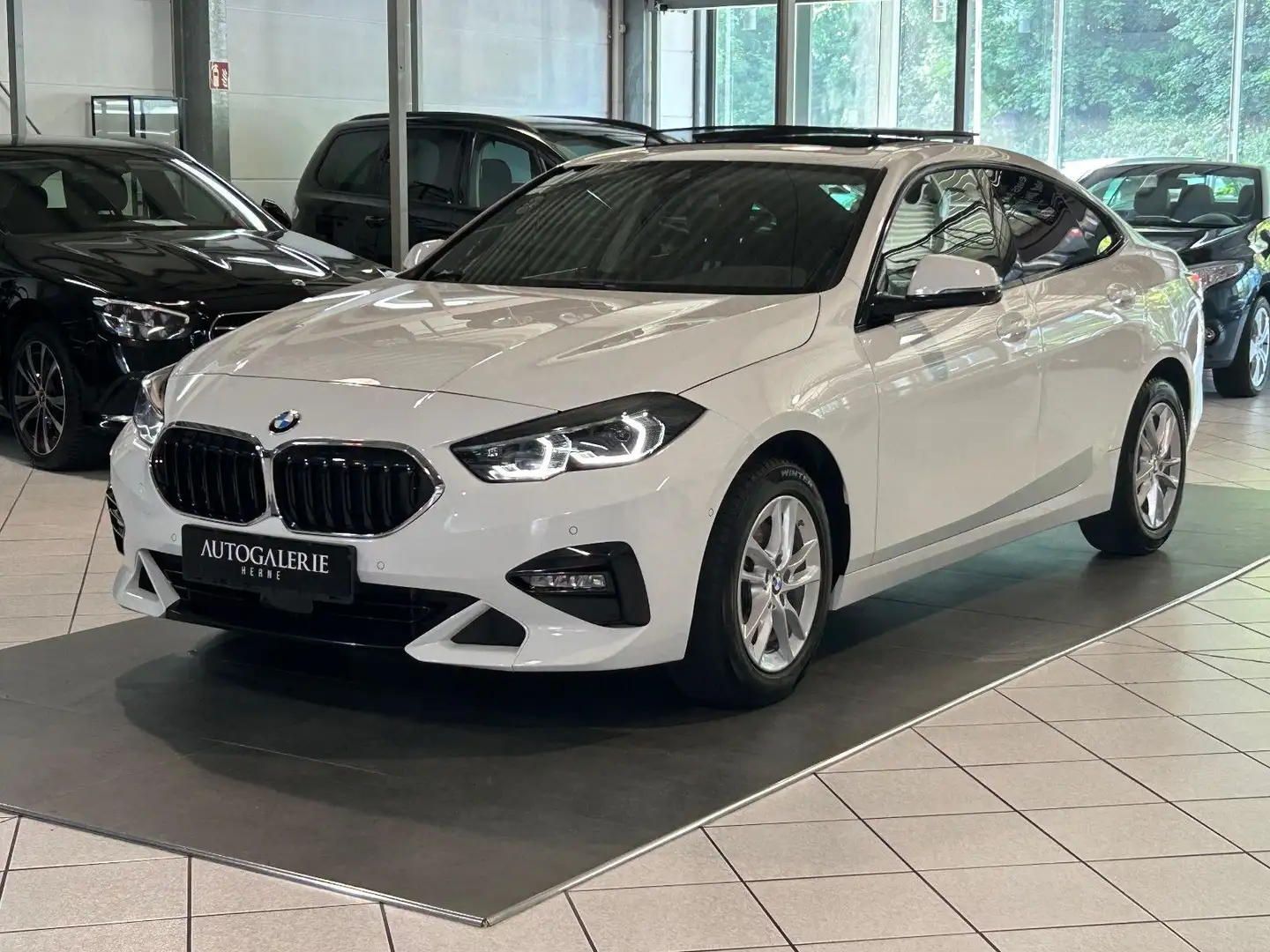 BMW 218 Gran Coupé Sport Line*AUT*PANO*LED*T-LEDER* Weiß - 1