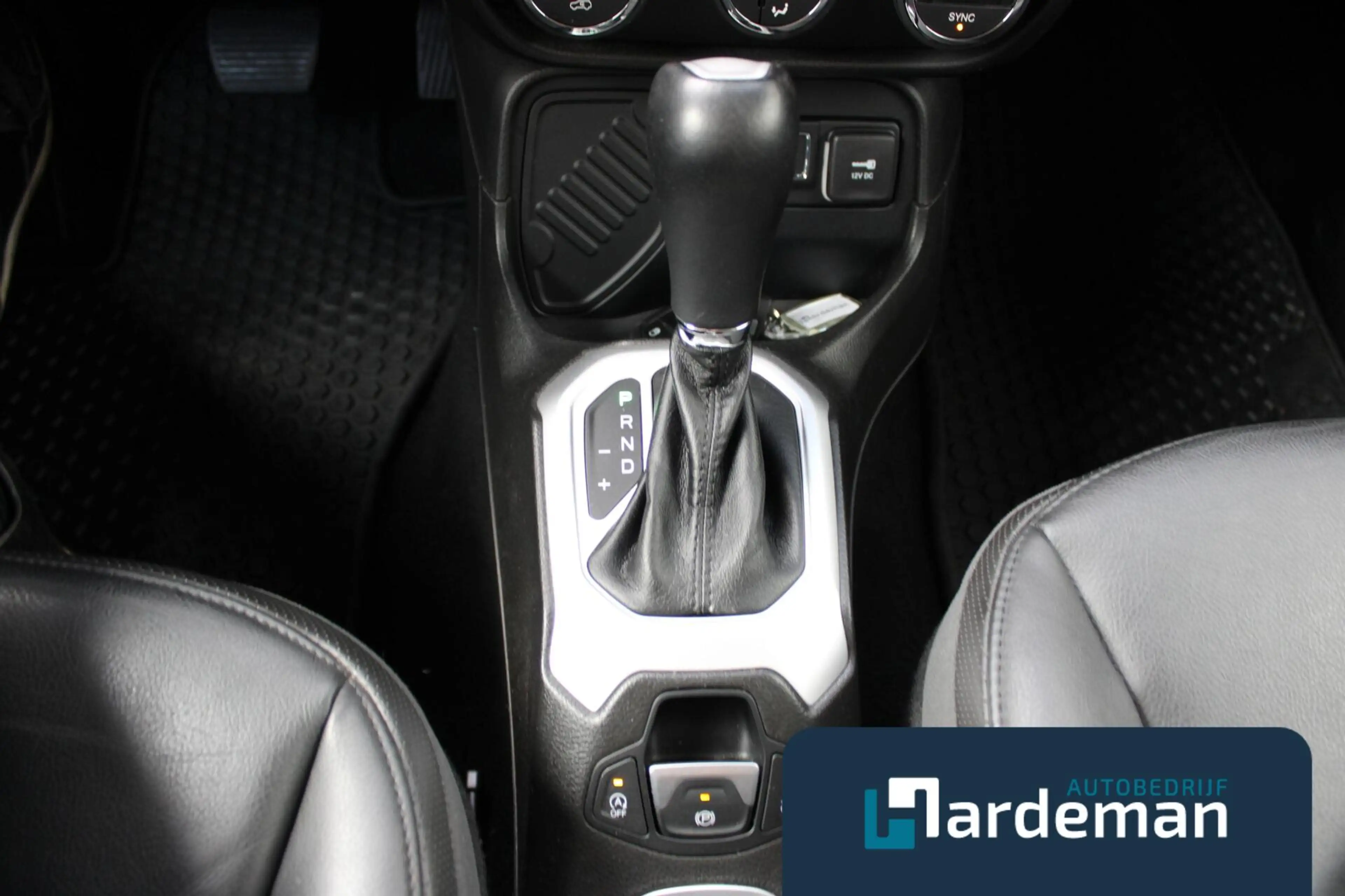Jeep Renegade 1.4 MultiAir Limited Trekhaak Leder — photo 13