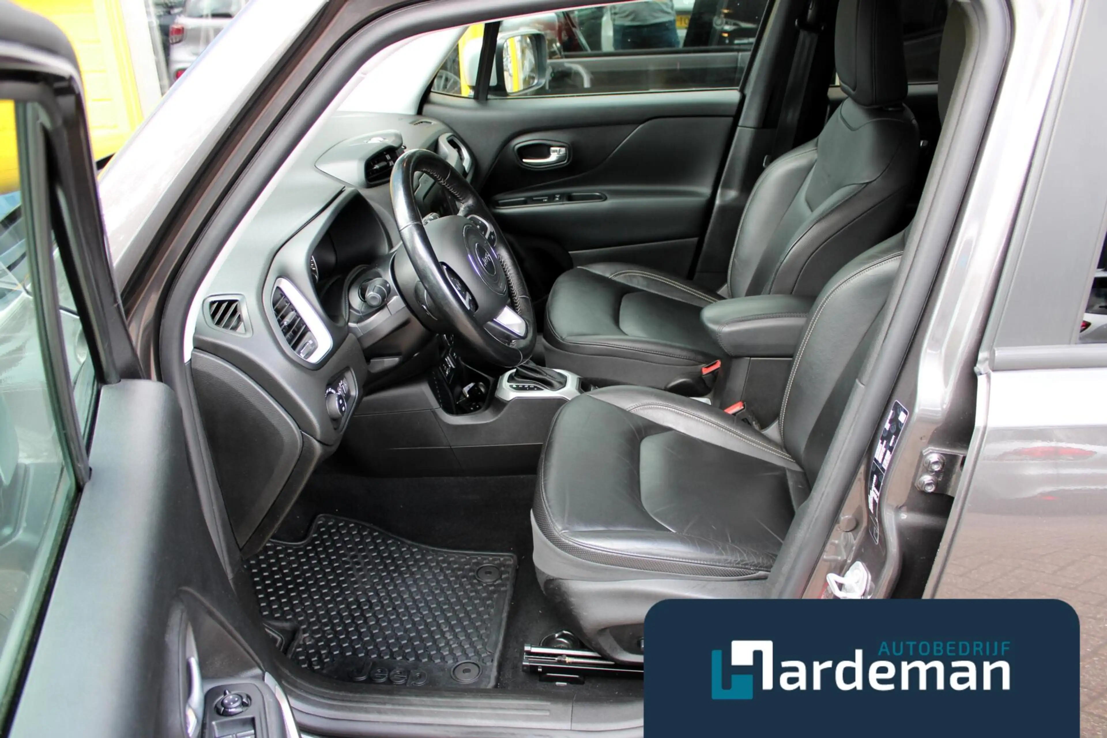 Jeep Renegade 1.4 MultiAir Limited Trekhaak Leder — photo 7