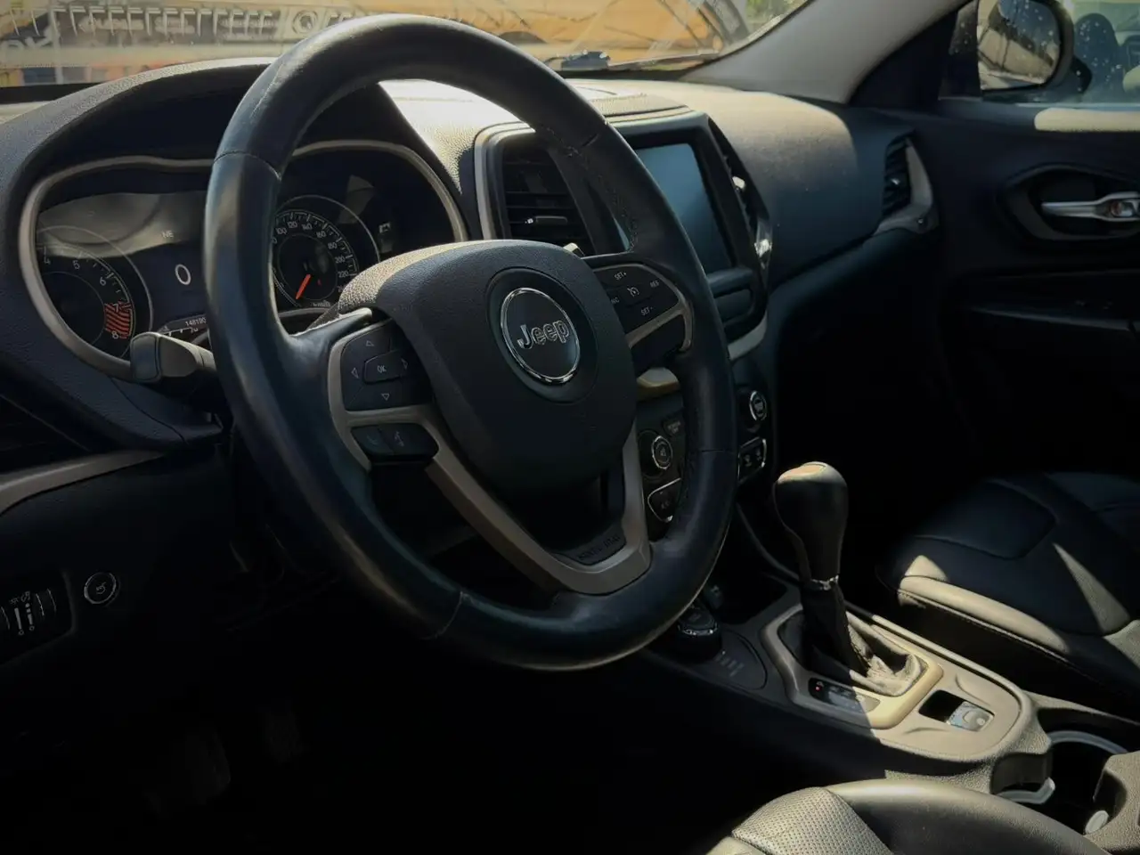 Jeep Cherokee photo Jeep Cherokee