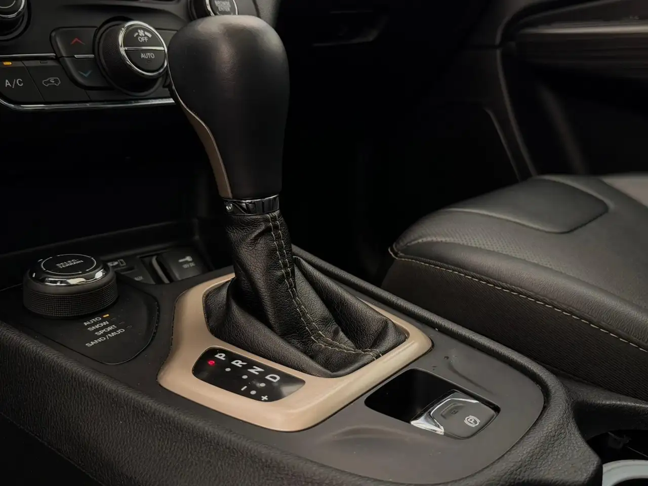 Jeep Cherokee photo Jeep Cherokee