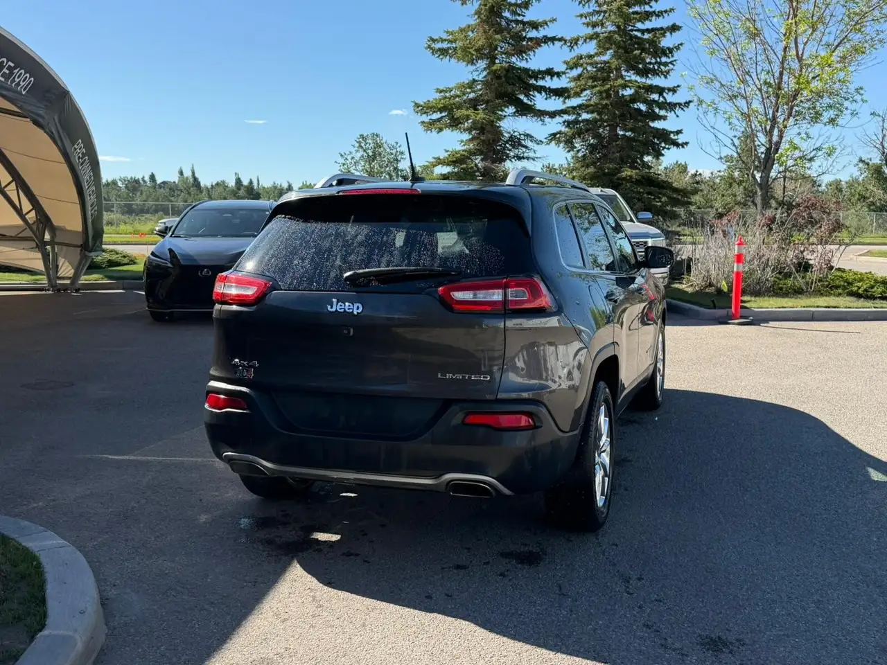 Jeep Cherokee photo Jeep Cherokee