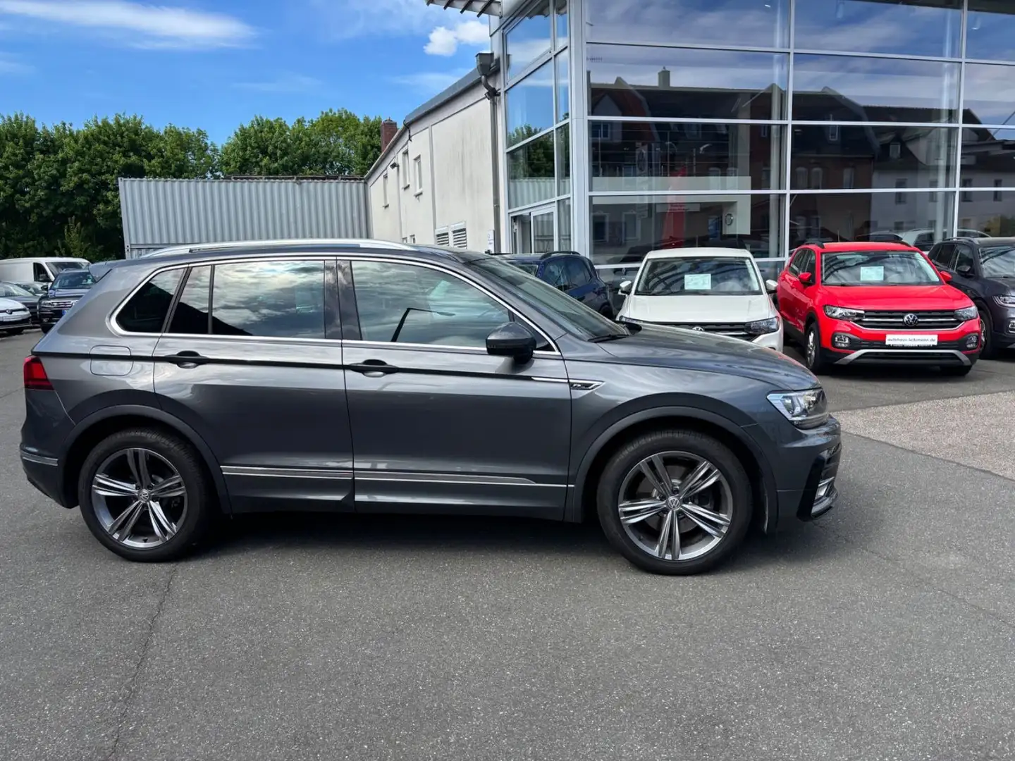 Volkswagen Tiguan 2.0 TSI 132kW DSG 4MOTION Highline R-Line Grigio - 2
