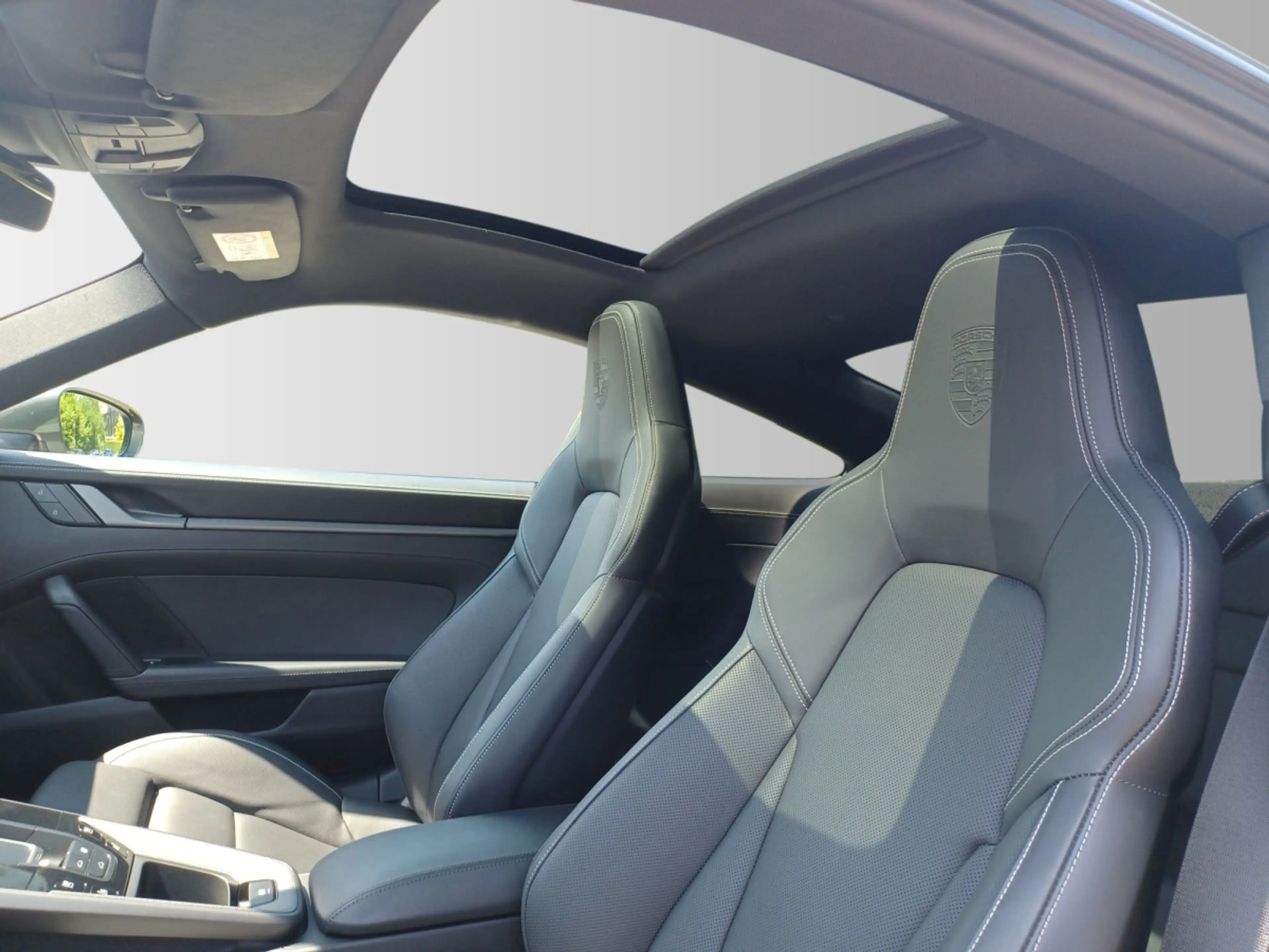 Porsche 911 Carrera S — photo 9