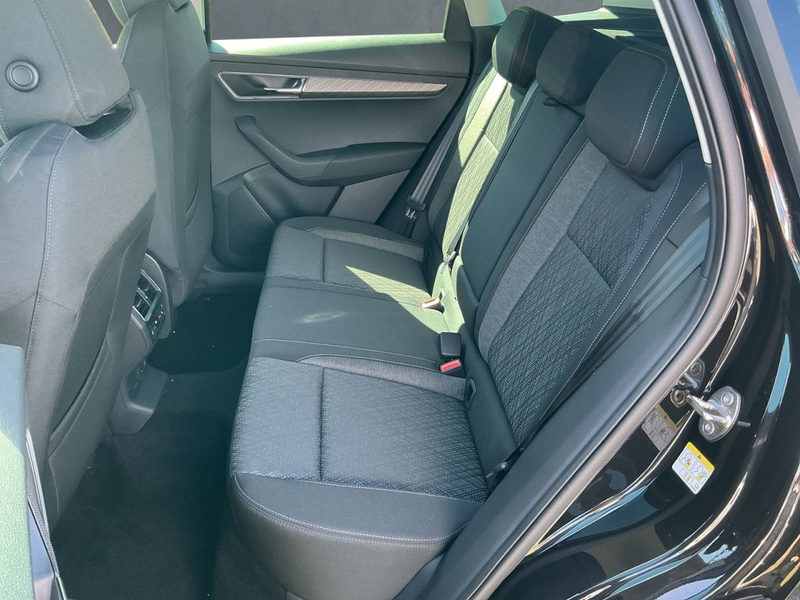 Skoda Karoq BALANCE 2.0 TDI DSG 4x4+AHK+NAVI+MATRIX+VC Klima — photo 8