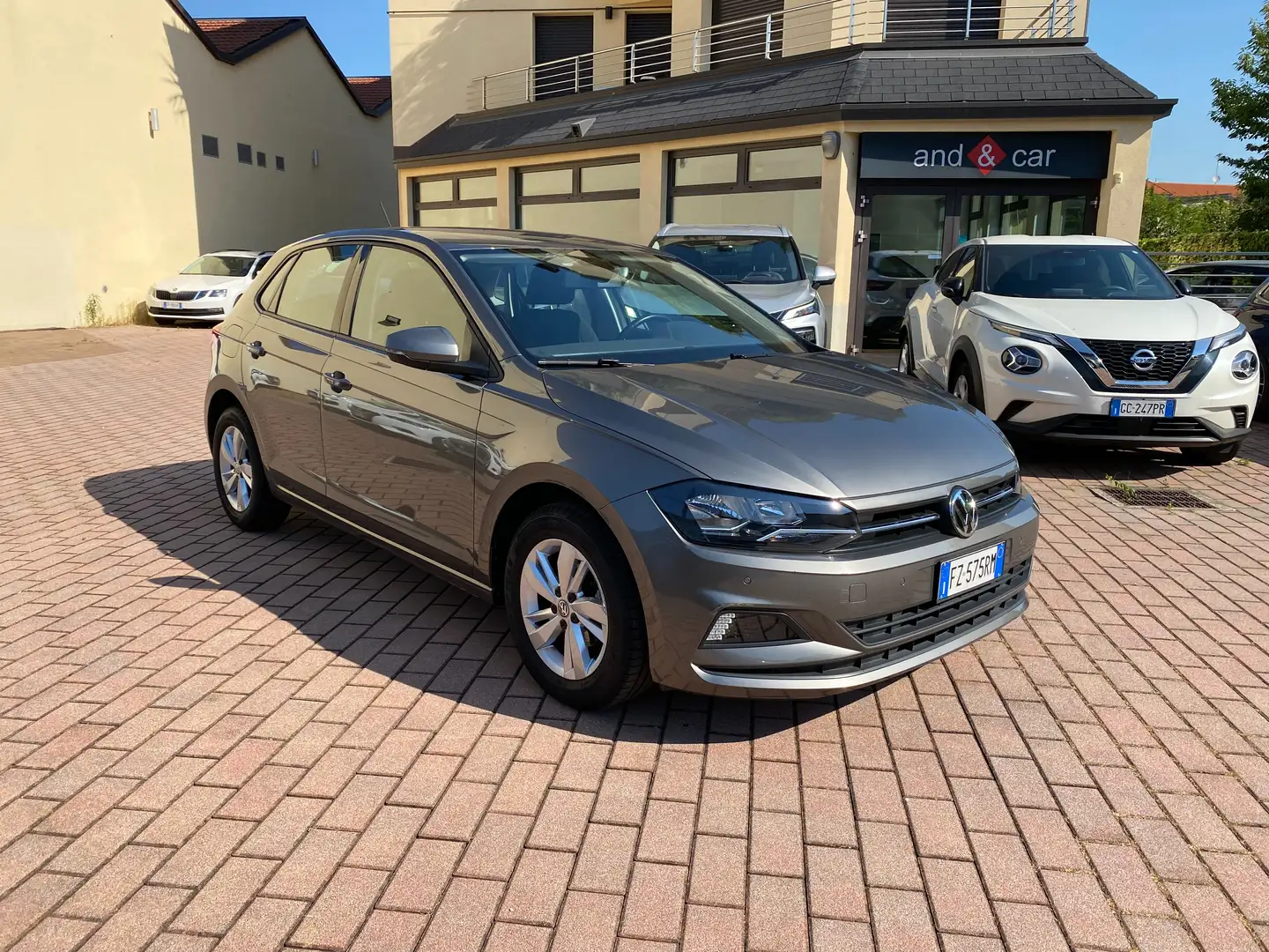 Volkswagen Polo Polo VI 2017 5p 1.0 evo Comfortline 80cv Grigio - 2